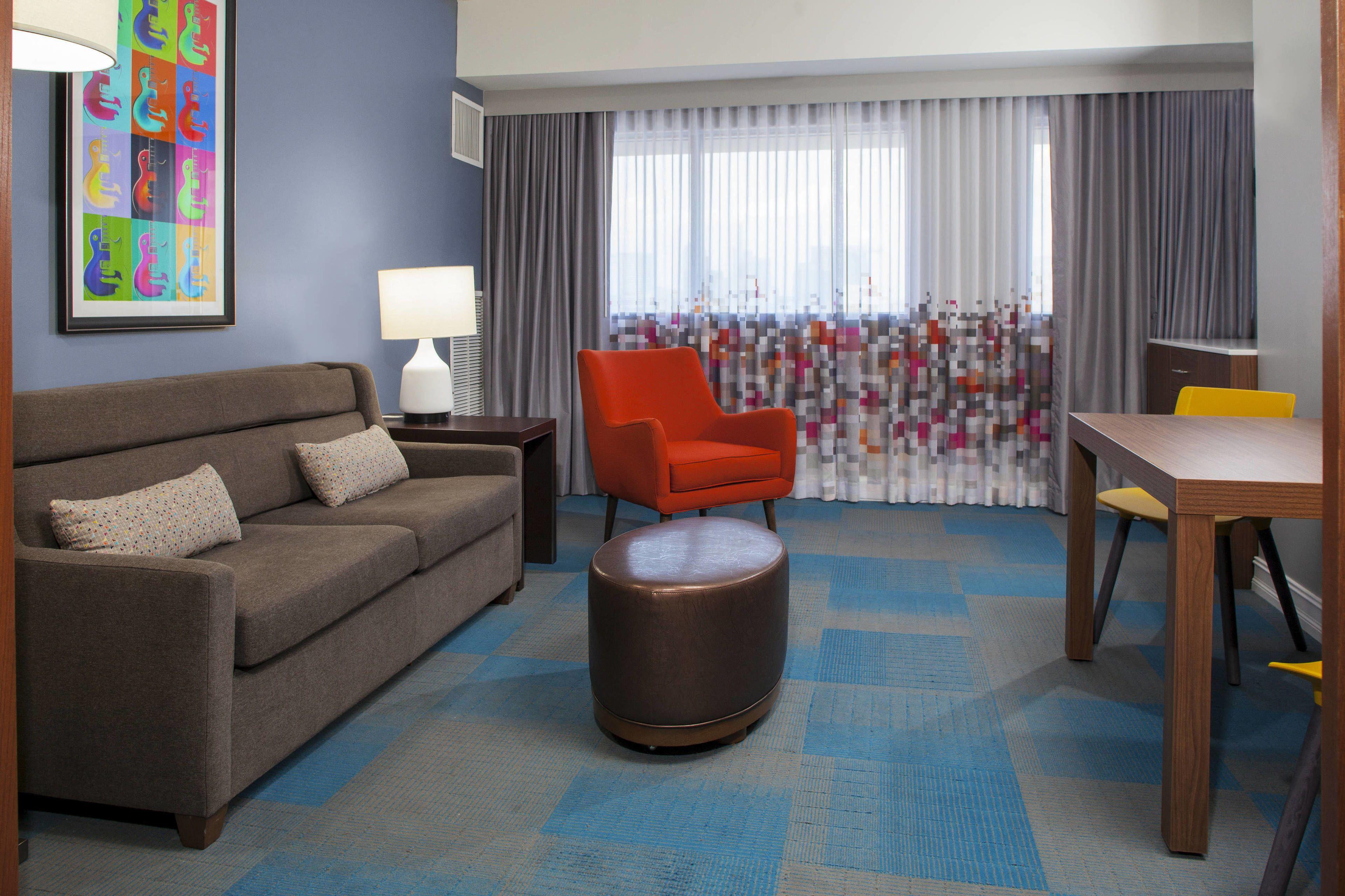 Aloft West End 3*