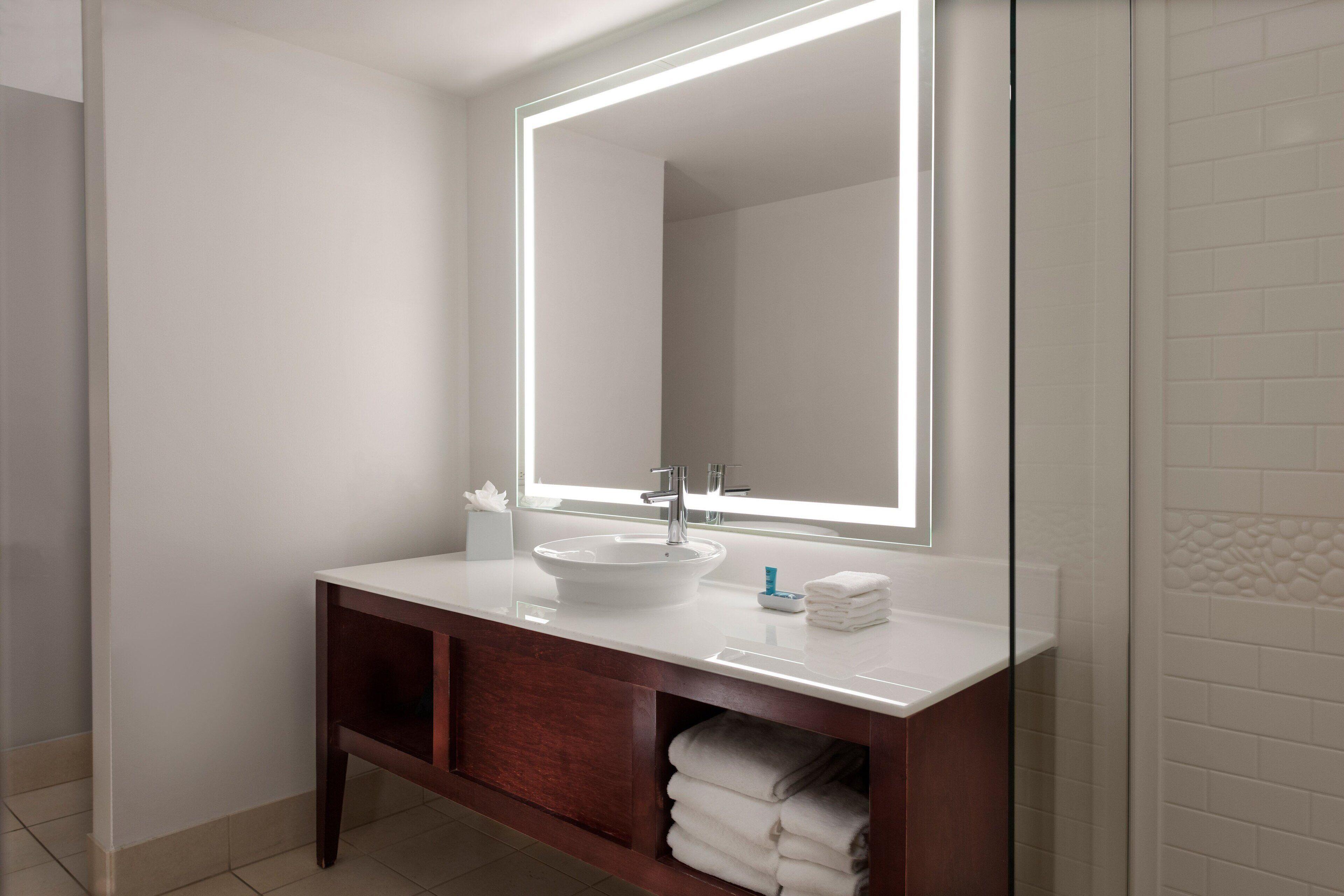 Aloft West End Hotel