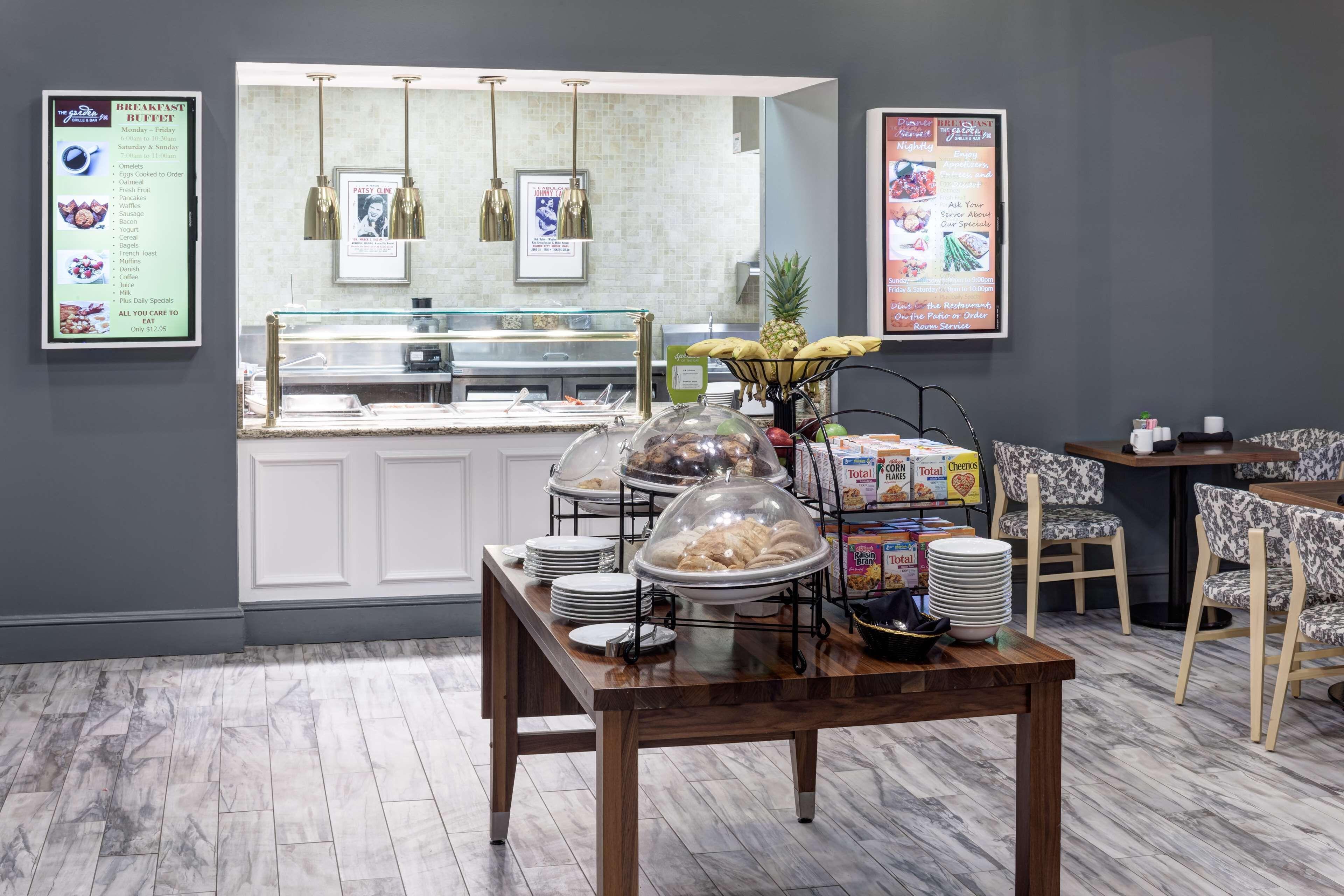 Hilton Garden Vanderbilt Hotel