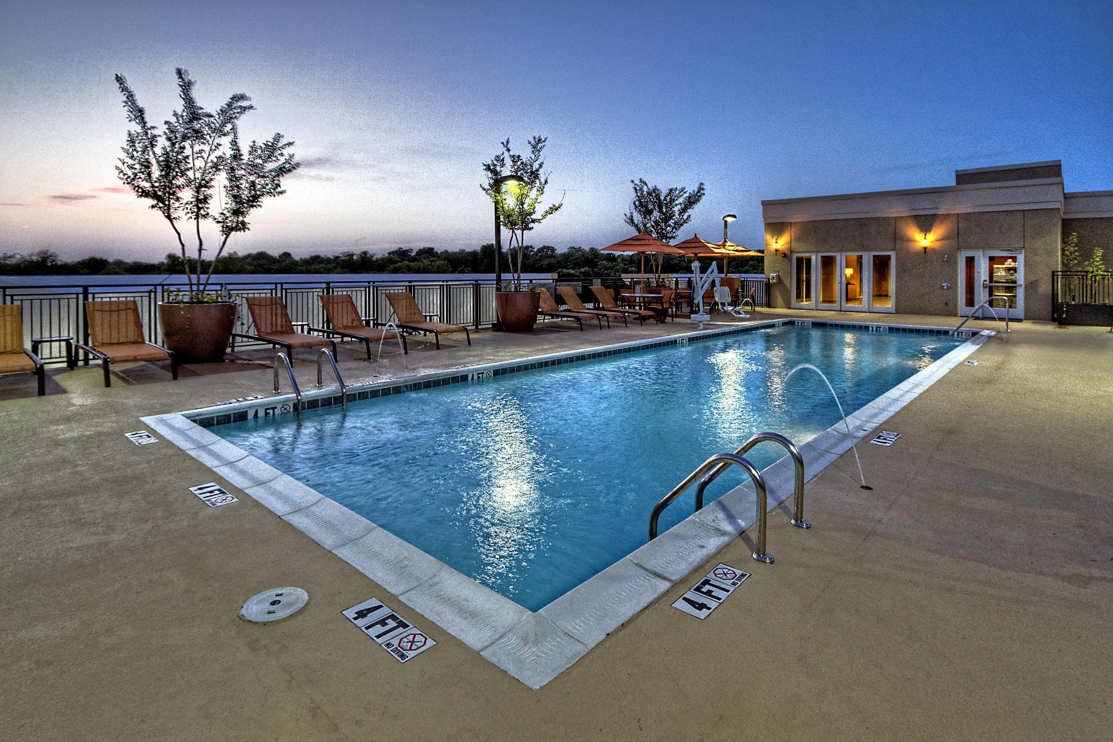 Courtyard By Marriott Hills Hotel 3*