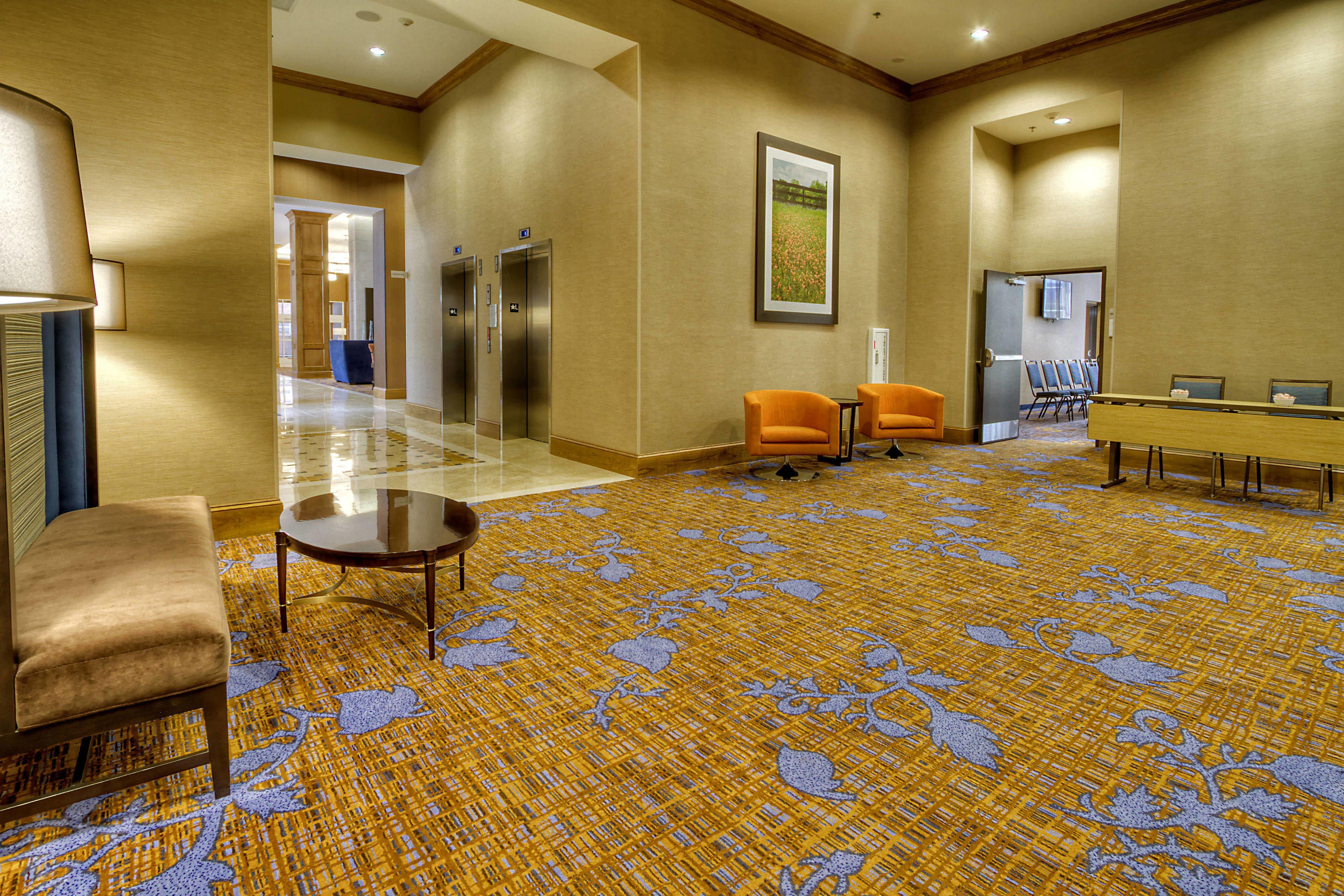 Courtyard By Marriott Hills