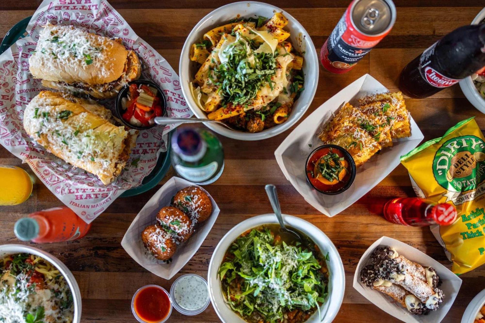 Holiday home 7br Retreat, Rooftops, Garages, Walkable To Faves 5 Mins To Nissan Stadium, Less Than 10 Mins To Broadway, 24 Hr Hospitality, Great For Groups Nashville