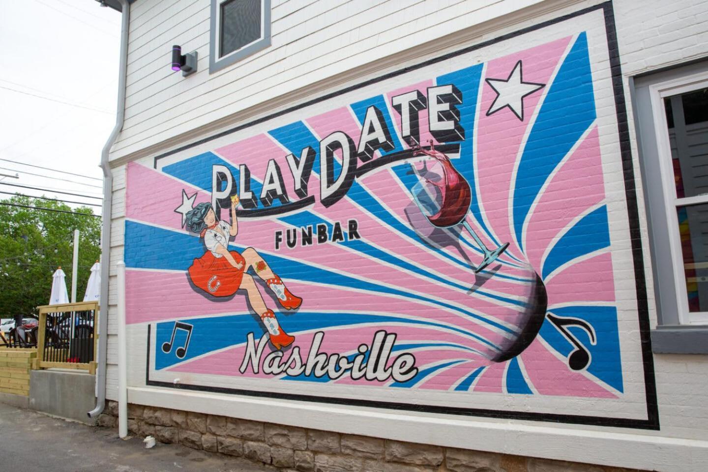 Upscale 12 South Penthouse With 2 Kings, Balcony 1 Of 7 Themed Lofts At Cowrite, Find Coffee And Tacos Downstairs, Complimentary Spin Class, Walk To Shopping In 12 South, 10 Minutes To Broadway, Parking, 24 Hr Hospitality