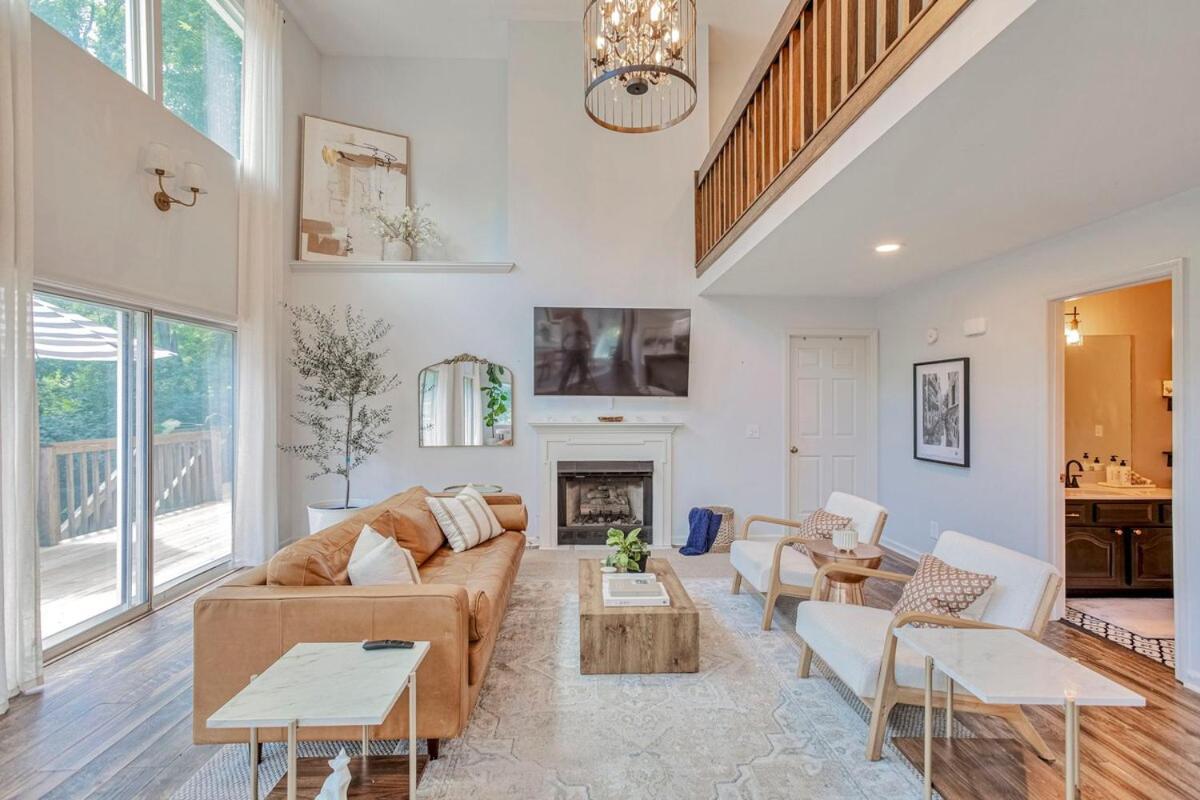 Group Haven Retreat- 2 Min To Lake! 15 Min To Dt! *