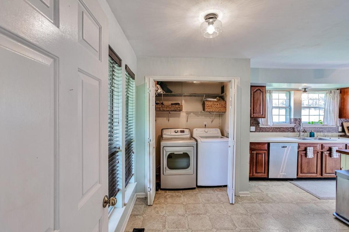 Holiday home Group Haven Retreat- 2 Min To Lake! 15 Min To Dt! *