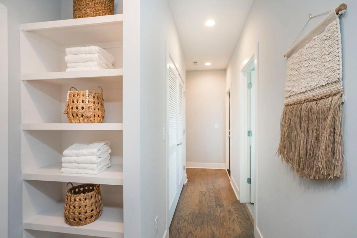 2 Side By Side Homes With Rooftops Holiday home Nashville