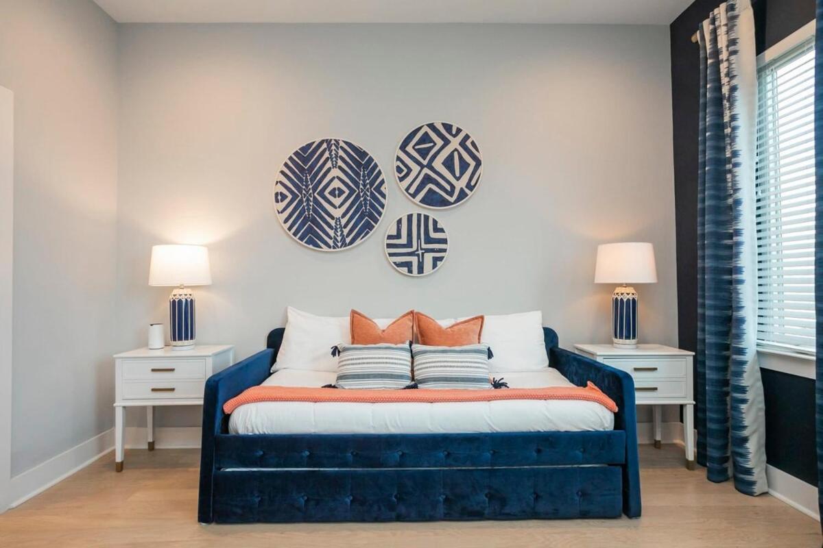 Holiday home 2 Side By Side Homes With Rooftops *