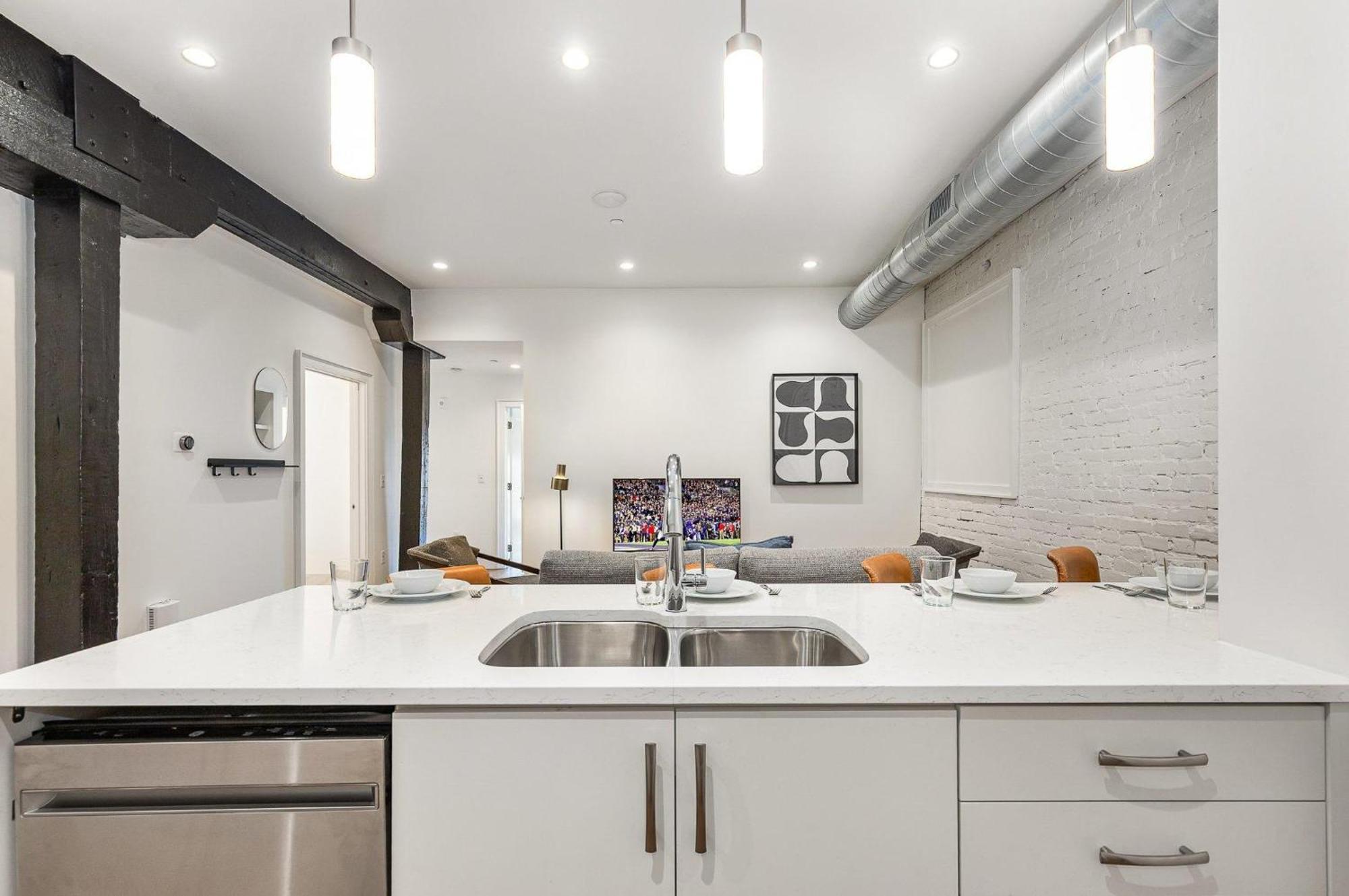 Holiday home The Saddlery-frequency-2 Units-walk 2 Broadway *