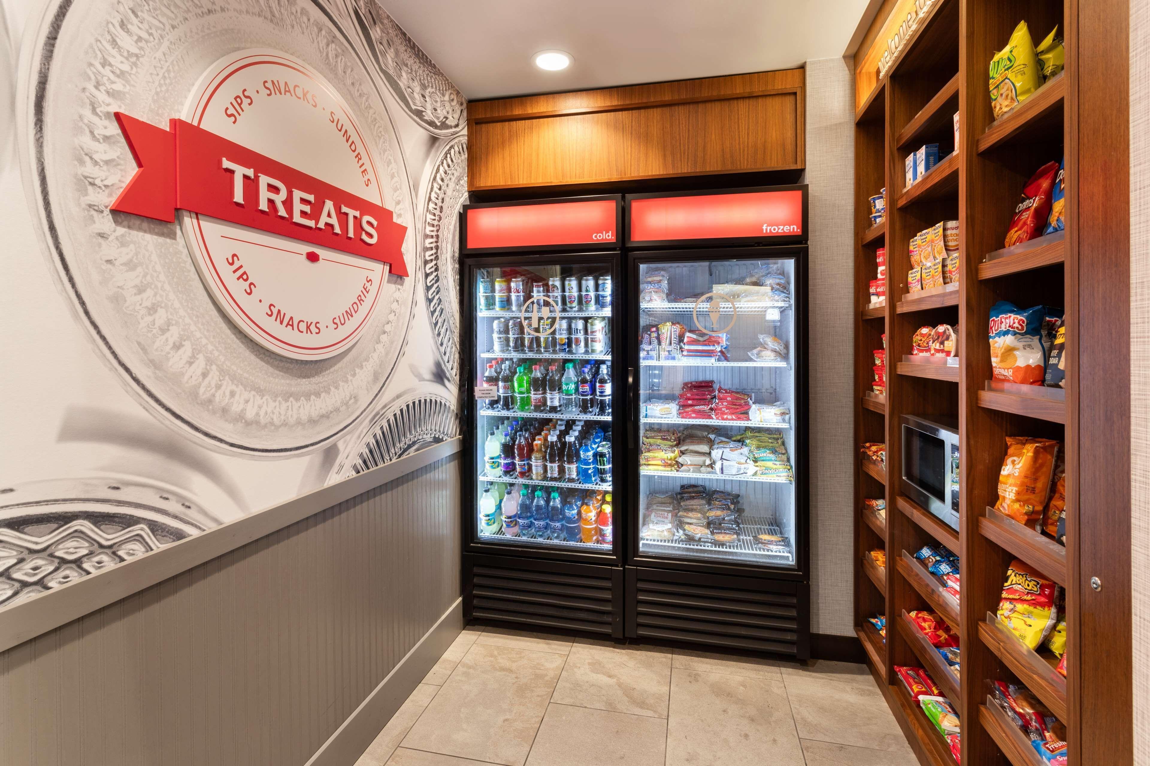 Hotel Hampton By Hilton Airport Century Place