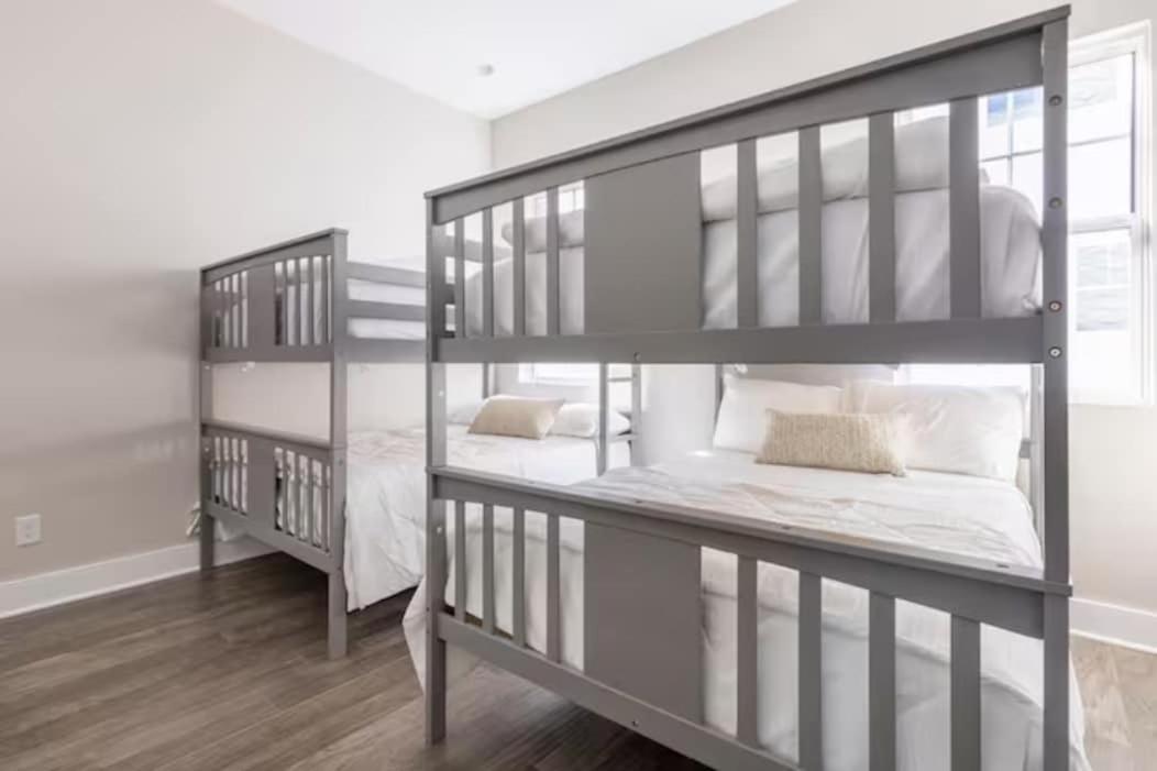 Holiday home Rooftop Views 4br 4ba 7 Beds Near Broadway *