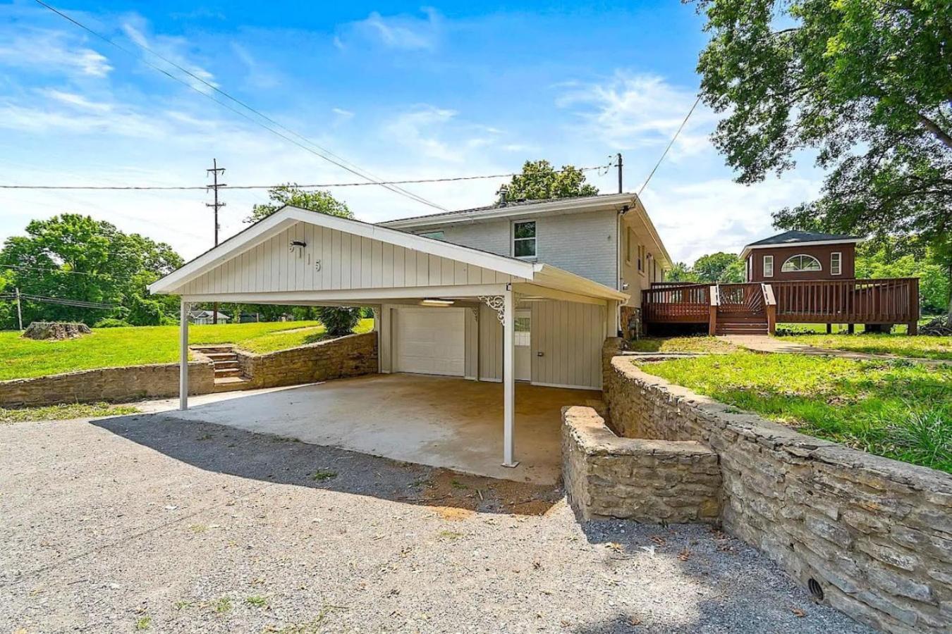 Holiday home Paradise Found With Pool And Hot Tub