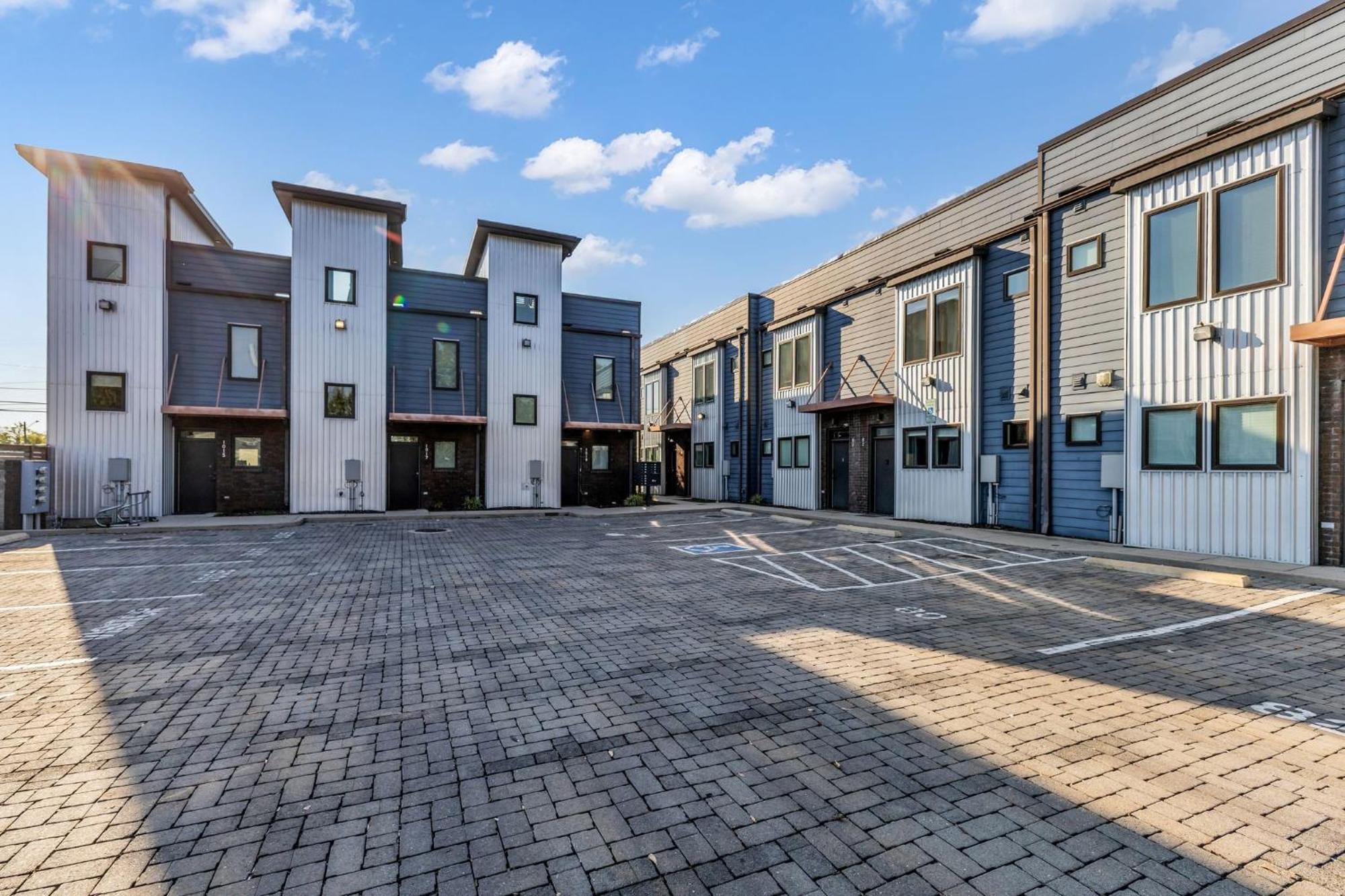 Evanston * Nashville