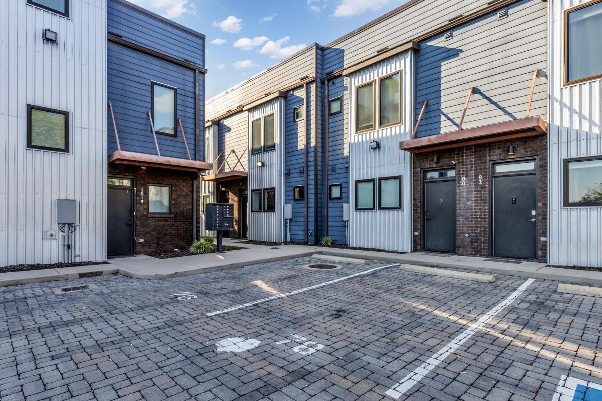 Evanston * Nashville