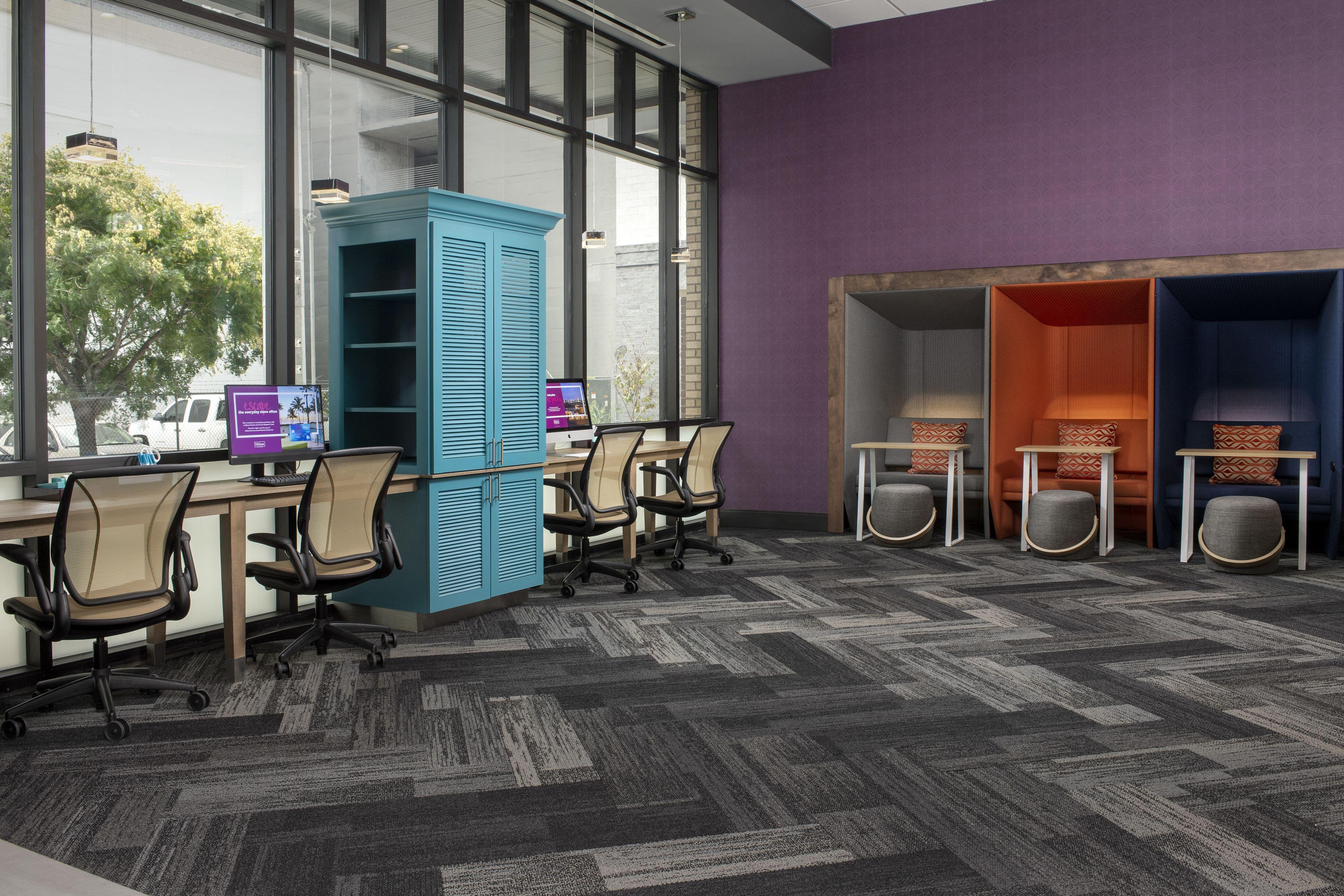 Home2 By Hilton Downtown Convention Center 3*