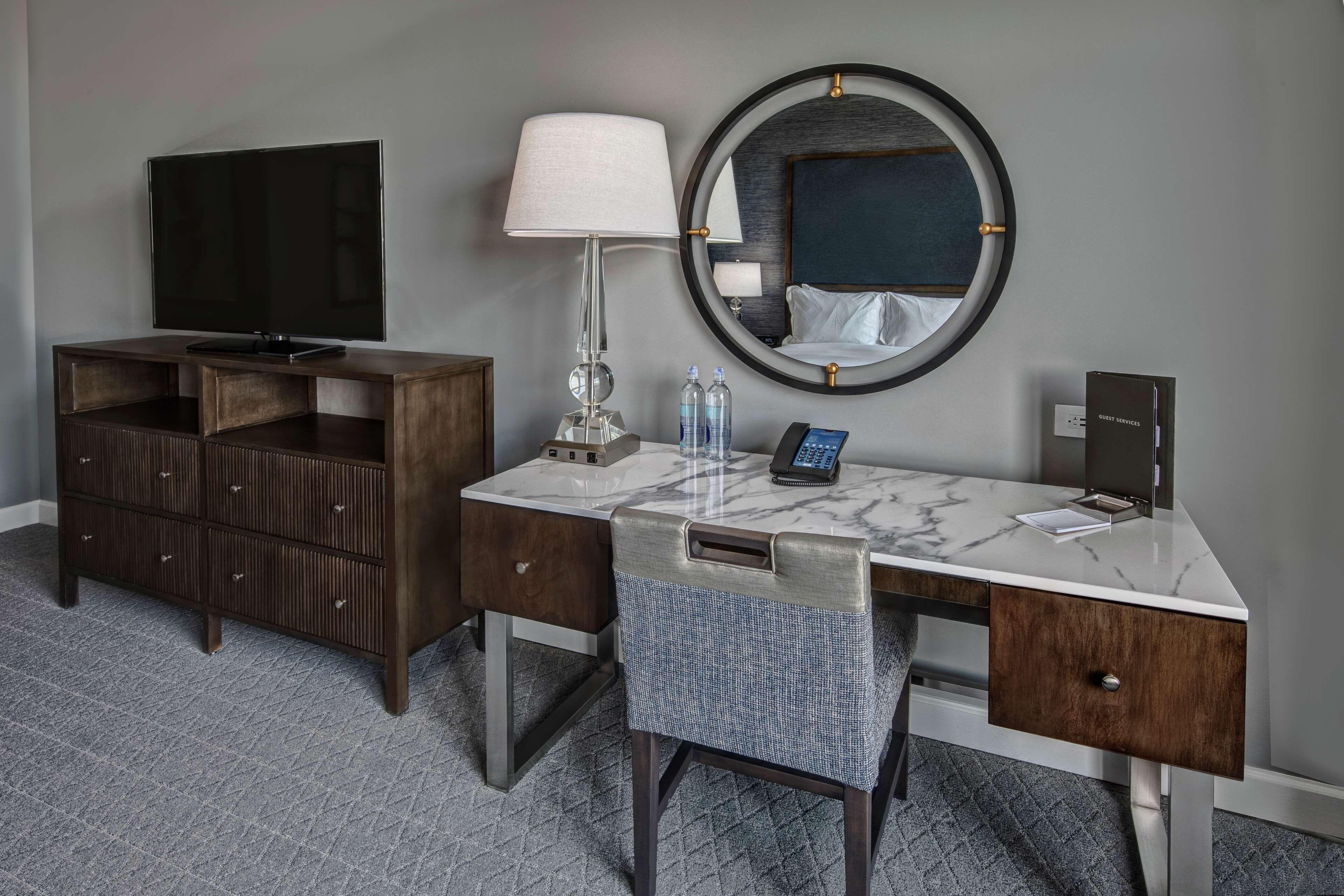 Hotel Hilton Hills 4*