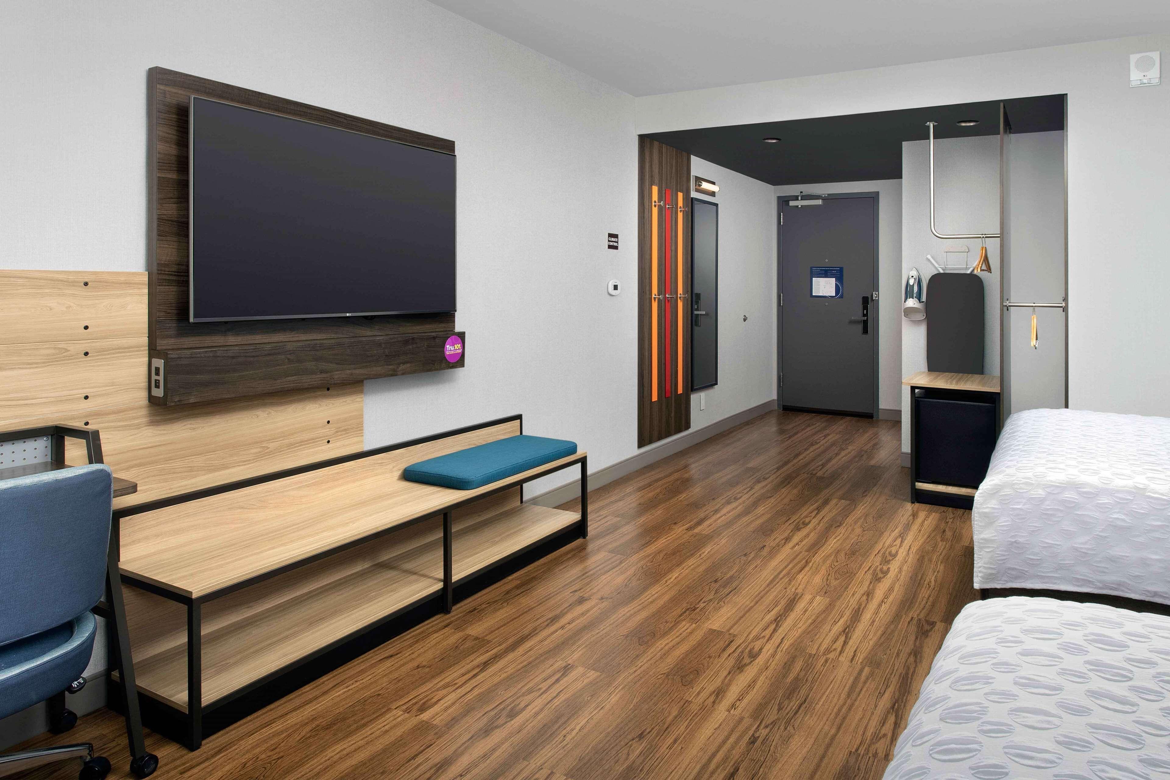 Tru By Hilton Downtown Convention Center Hotel