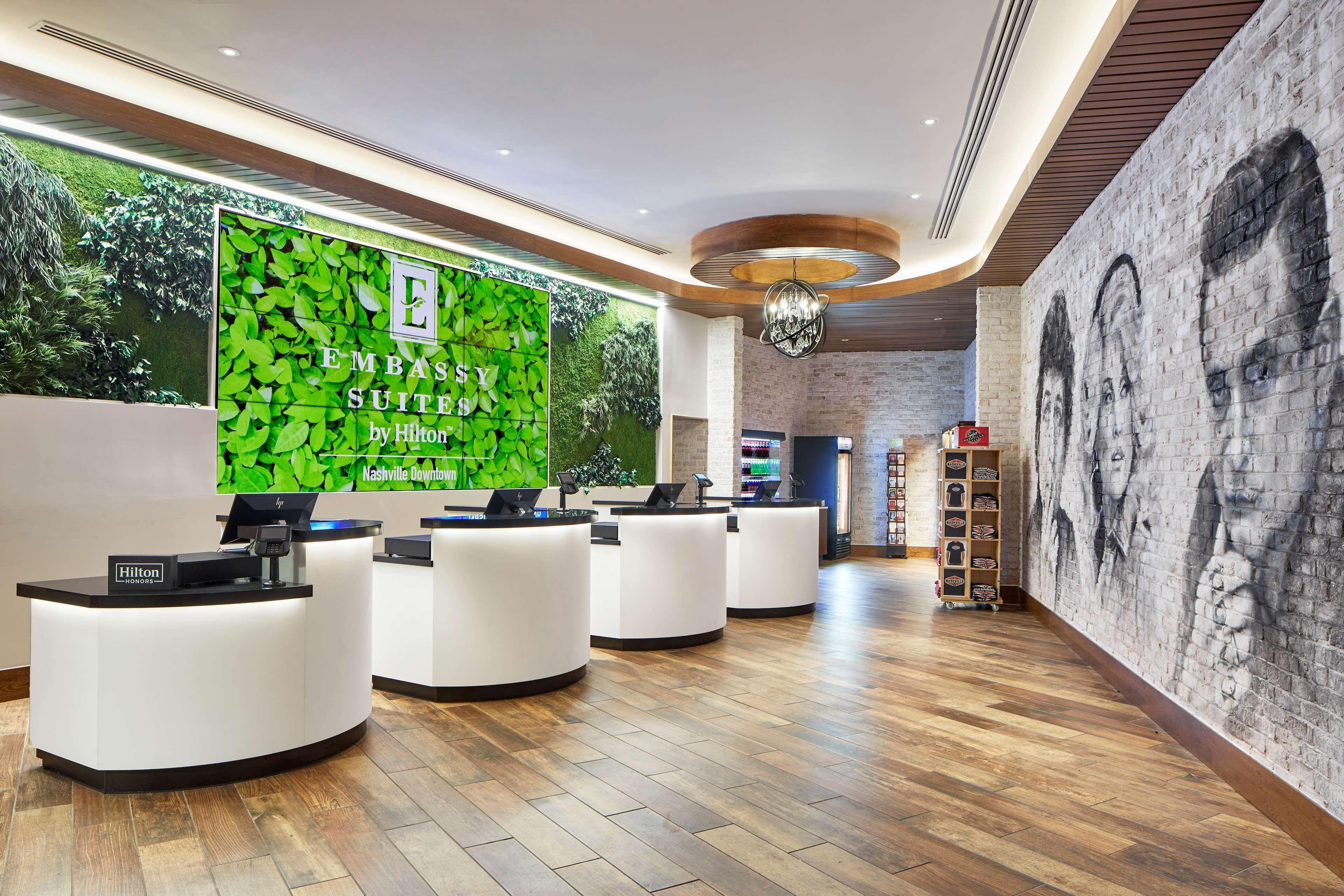 Hotel Embassy By Hilton Downtown 4*