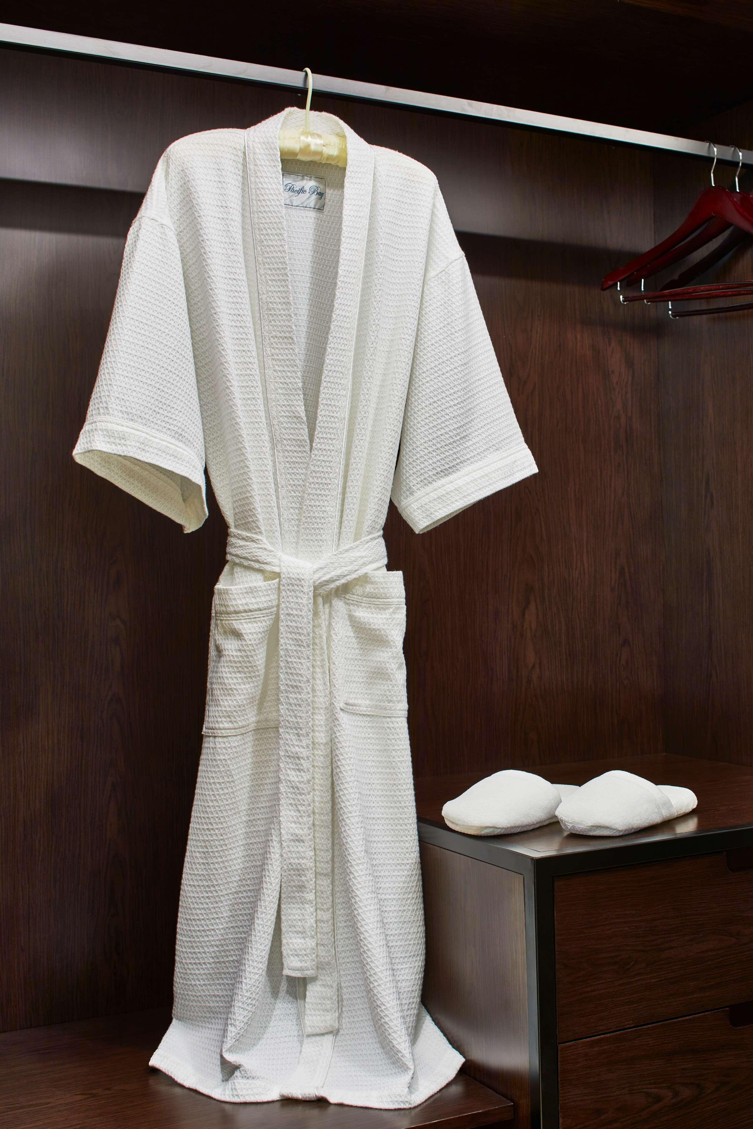 Embassy By Hilton Downtown