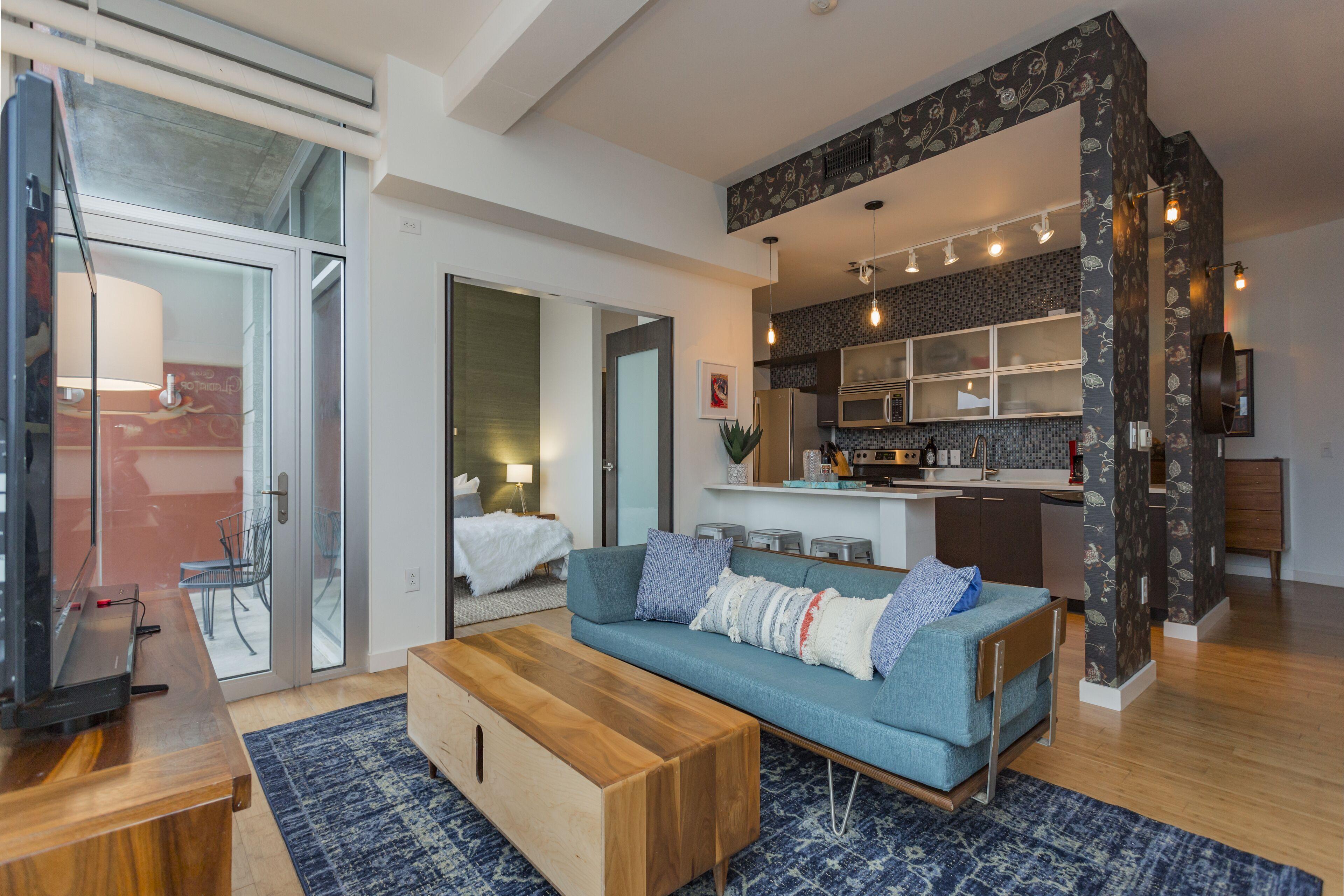 Artsy Extended Retreat Downtown Holiday home *