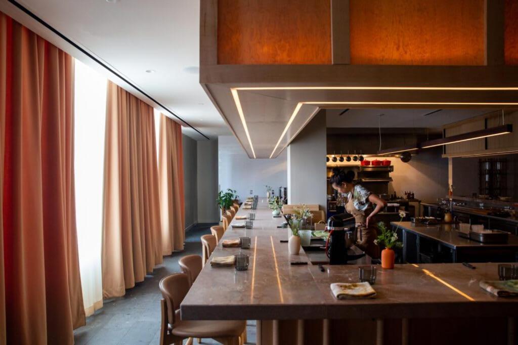 Holiday home Chic 4br With Fenced Yard, Walk To Dining, Parking, 5 Mins To Nissan Stadium, Less Than 10 Mins To Broadway, Workspace, Parking, 24 Hr Hospitality, Great For Families *