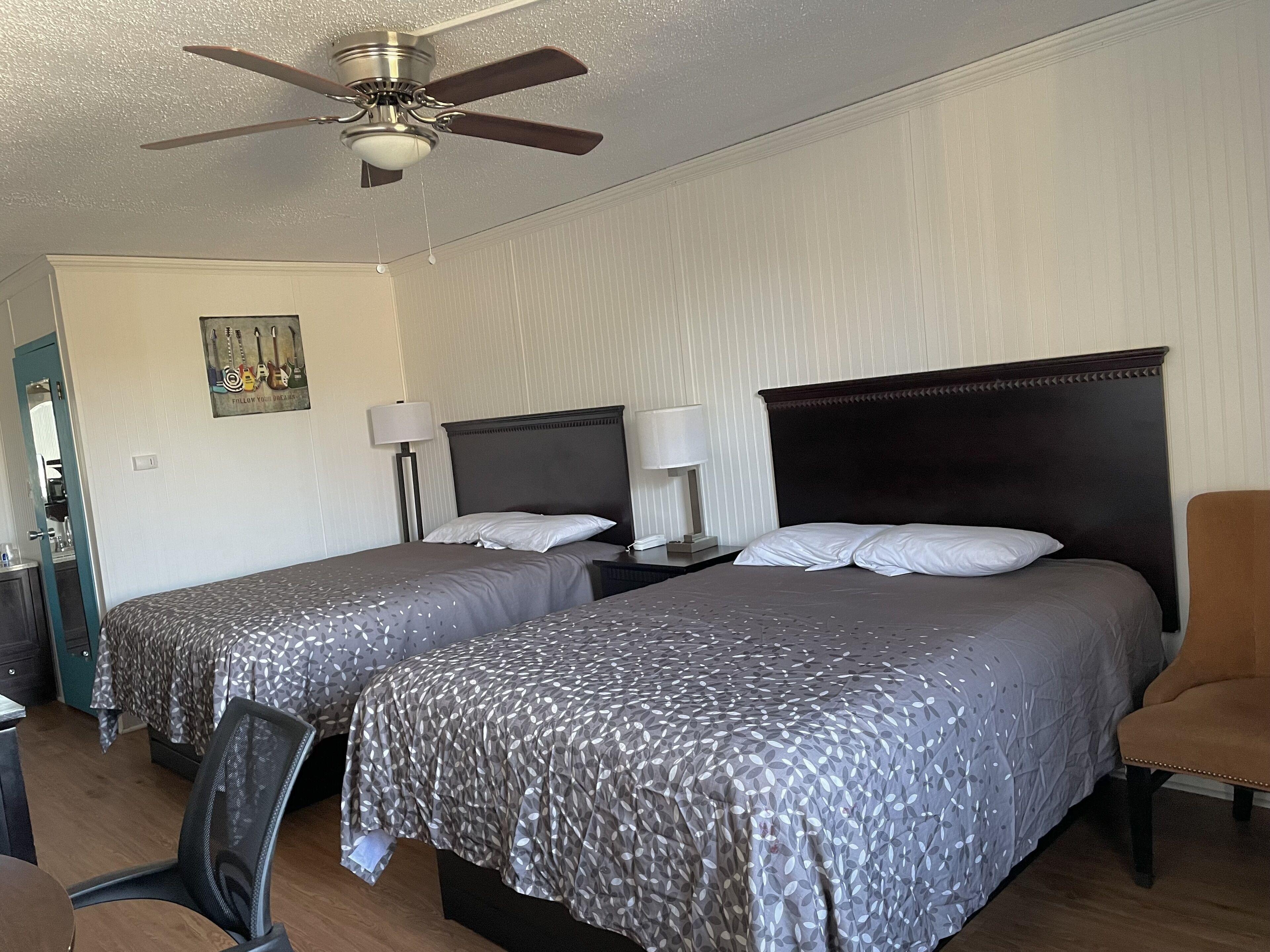 Rodeway Inn- Airport - Downtown - Mexican Restaurant On Site