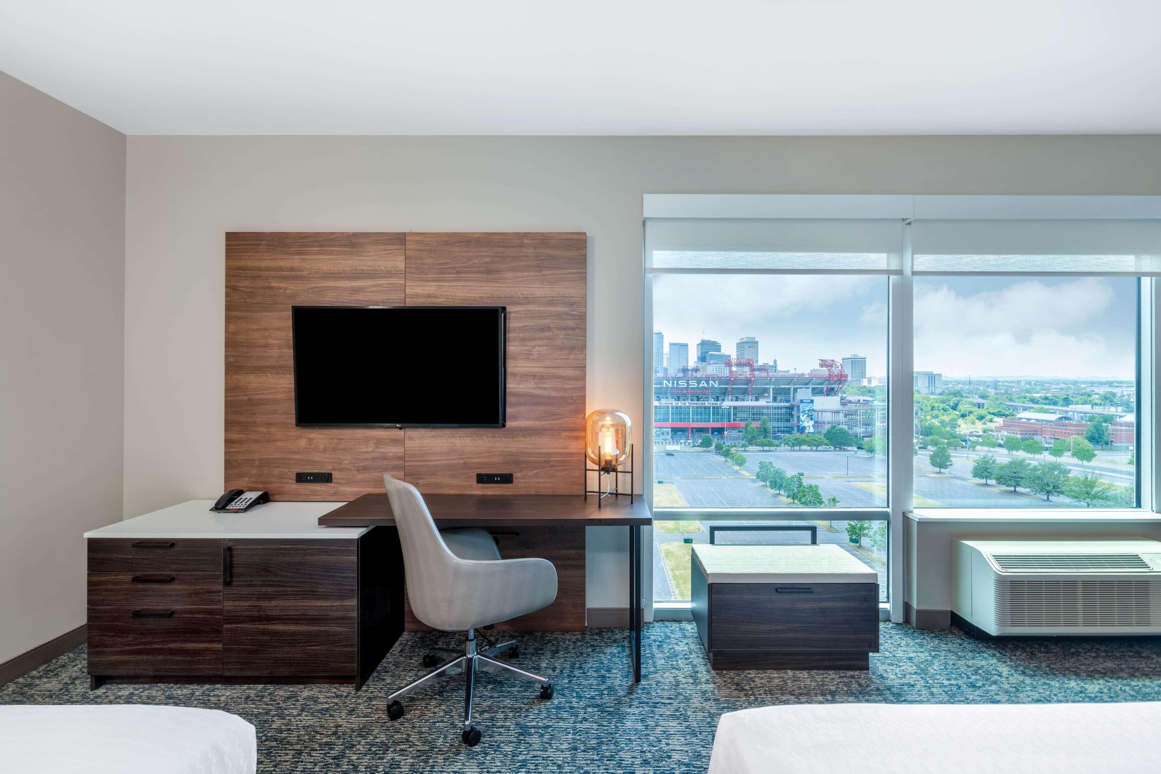 La Quinta & By Wyndham Downtown Stadium Hotel