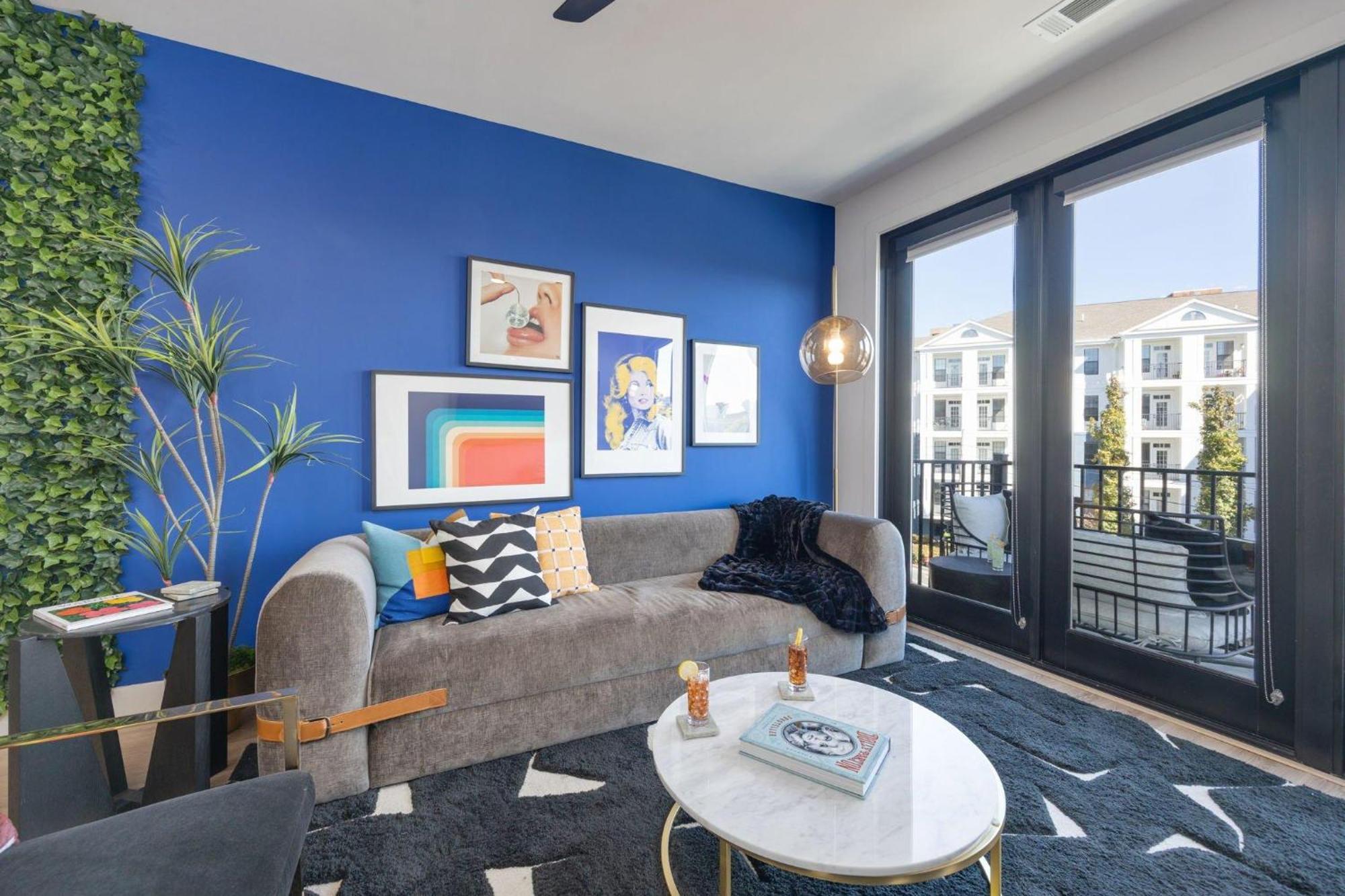 Twin Notes - Odyssey - 2 Units - Mins To Broadway *