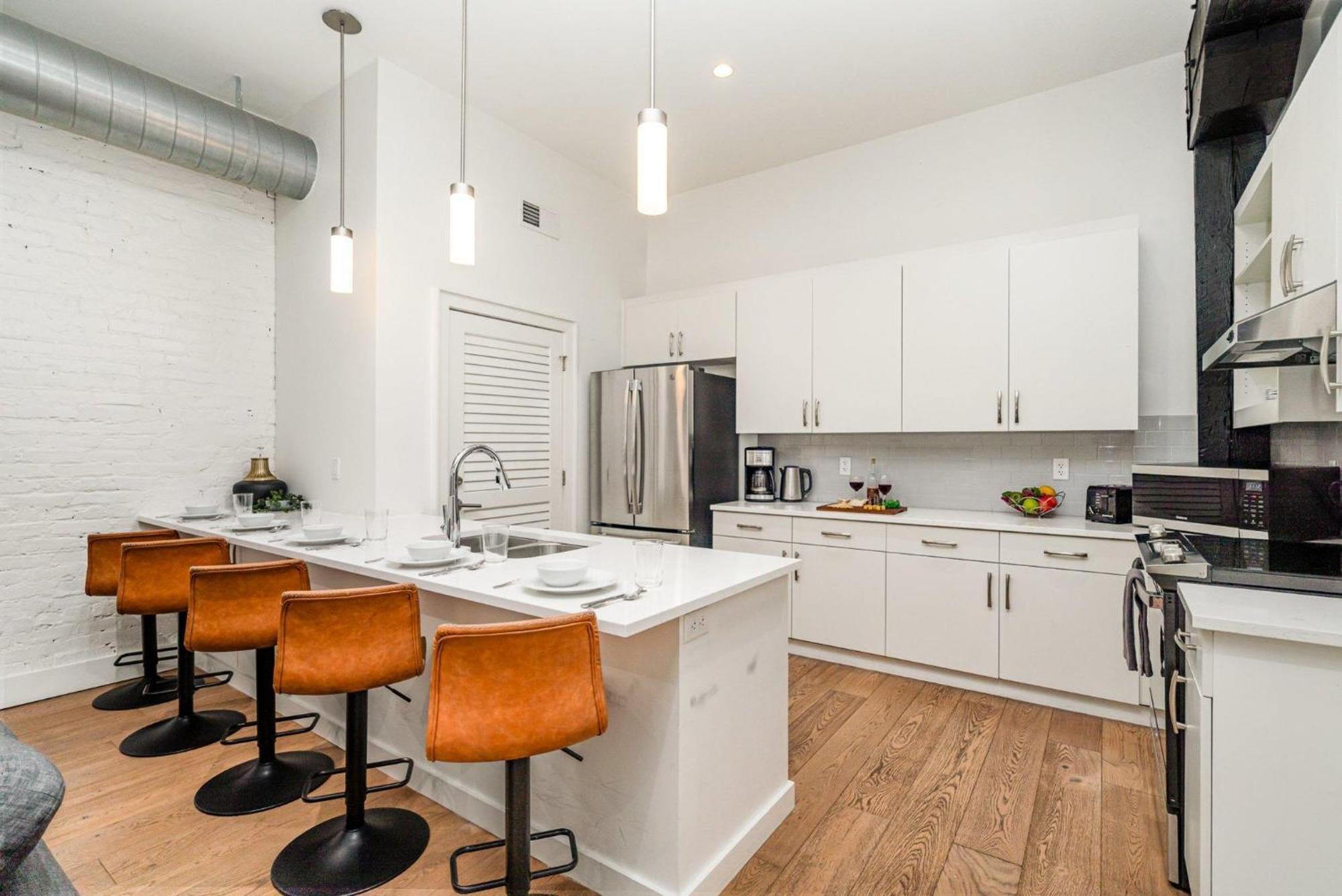 Holiday home The Saddlery-southern Set-2 Units-walk To Broadway *