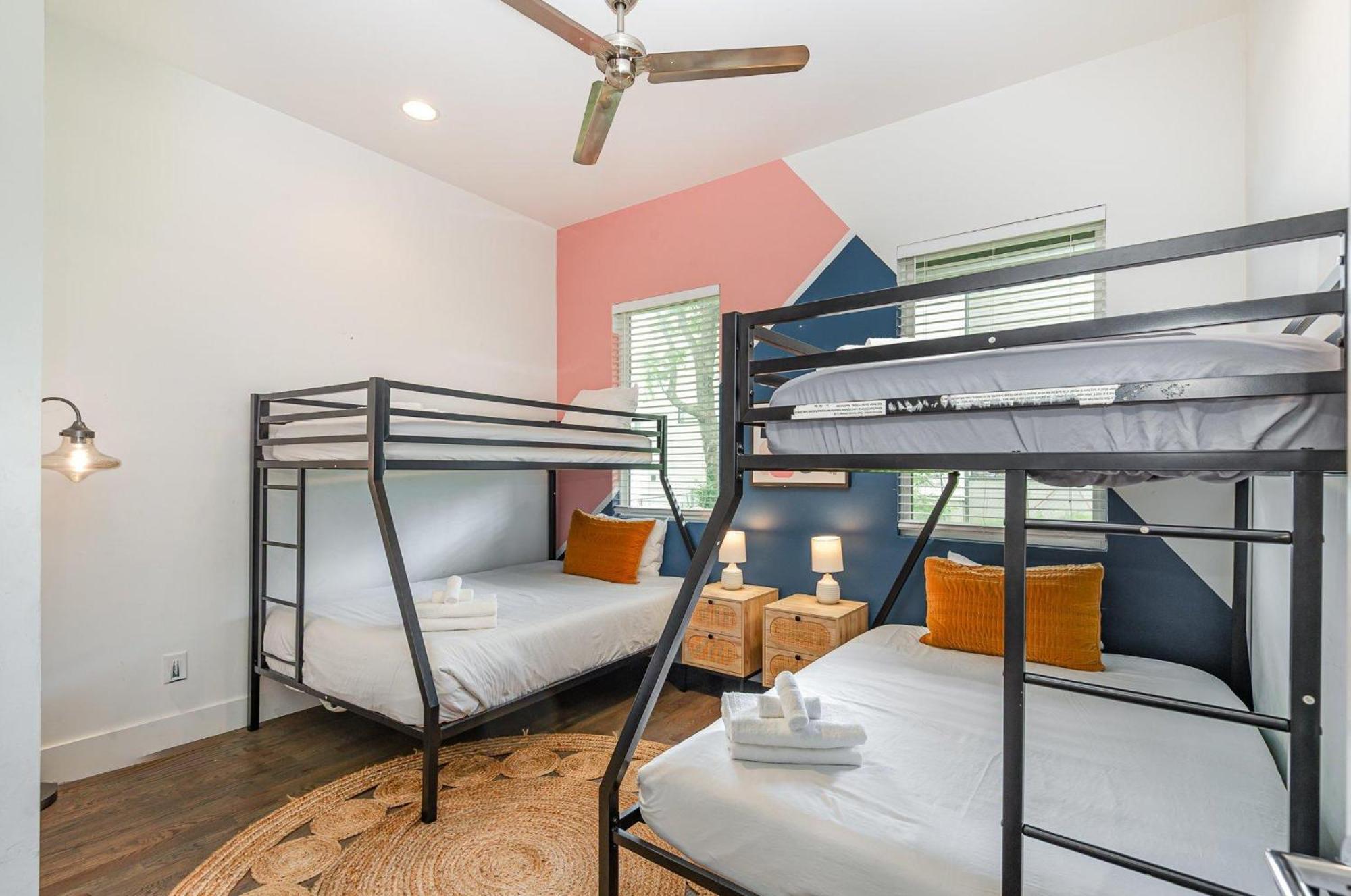 Holiday home Double Time - Ping-pong Table - Mins To Germantown *