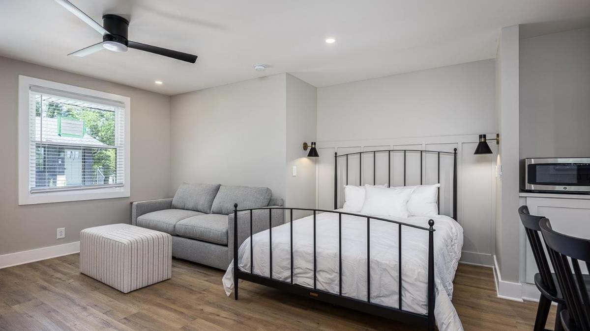 Apartment The Nomad: 4 1brs 2 24-guest Retreat *