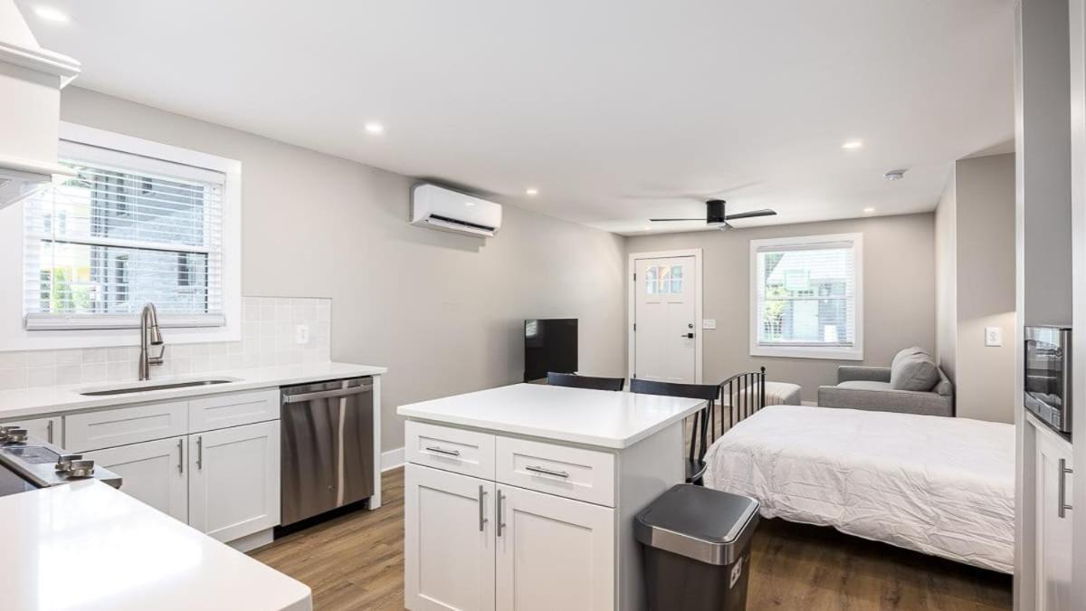 The Nomad: 4 1brs 2 24-guest Retreat *