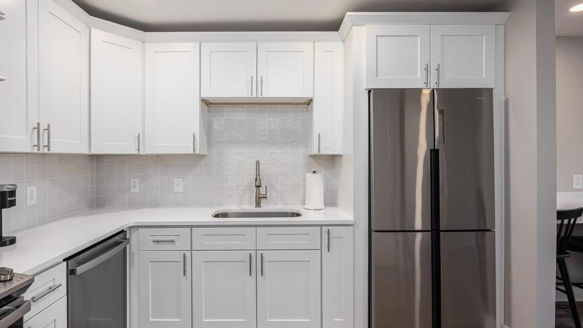 The Nomad 48-person Hillsboro Village Retreat 1br Spaces *