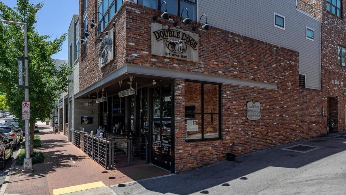 The Nomad 48-person Hillsboro Village Retreat 1br Spaces Apartment *