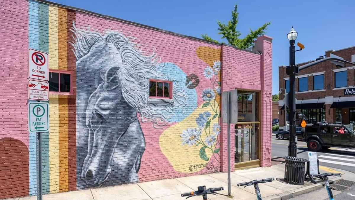 The Nomad 48-person Hillsboro Village Retreat 1br Spaces * Nashville