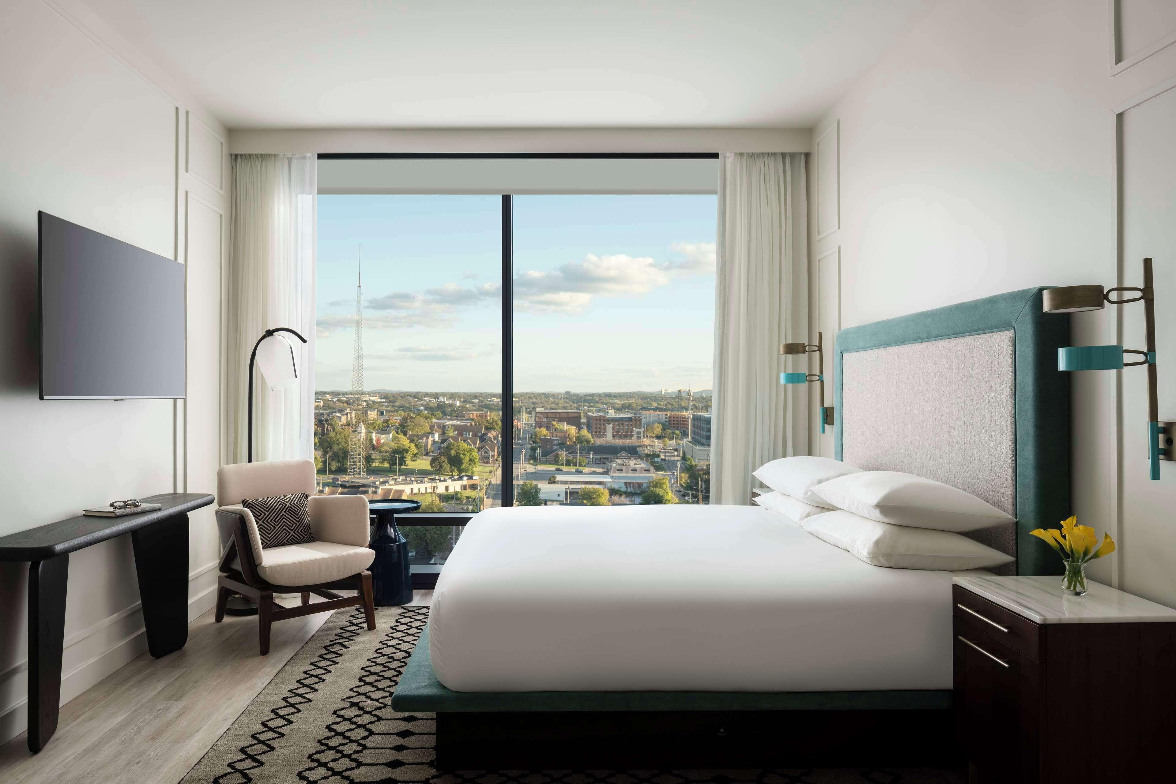 Hyatt Centric Downtown Hotel 4*