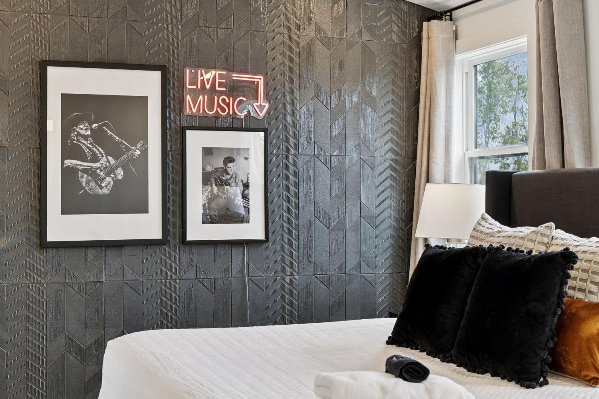 New Nash Modern Luxurious Space W Rooftop Views