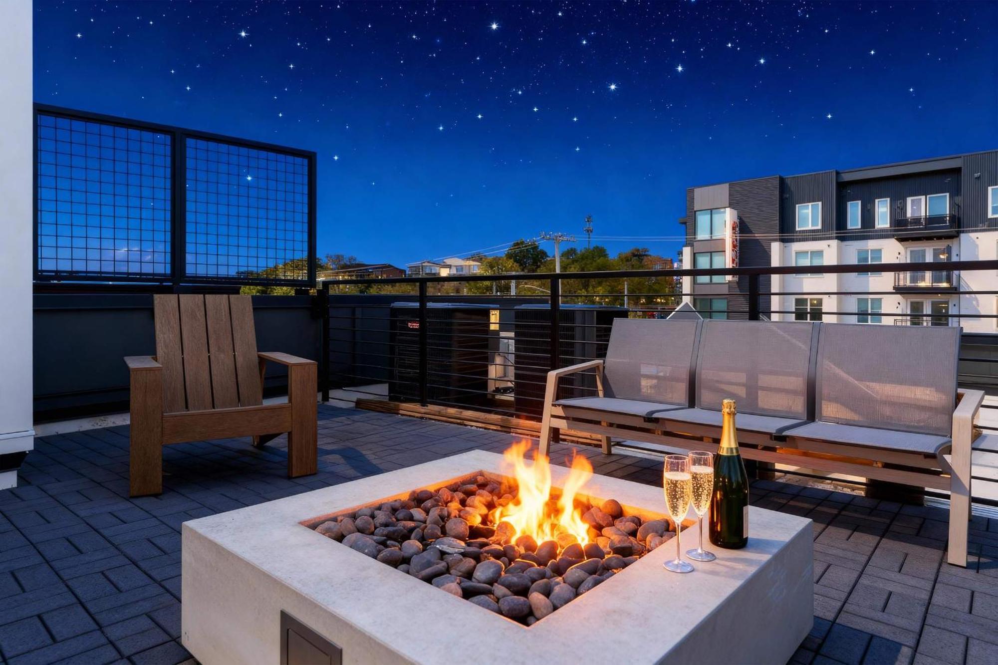 8br Rooftops With Hot Tub Fire Pit Skyline Views Nashville