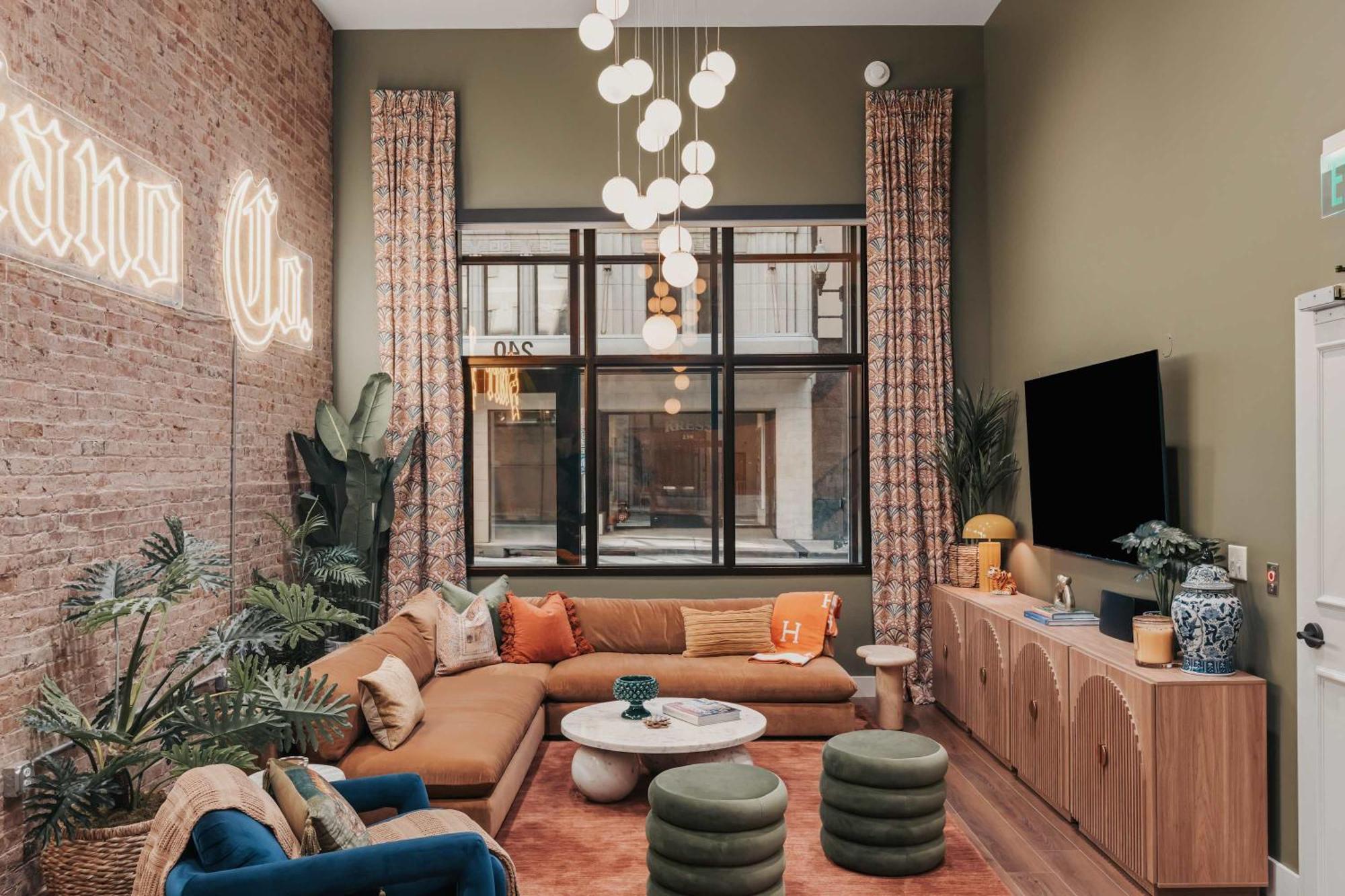 Starr Piano - Roxie And Carraway - 8 Bedrooms Holiday home Nashville