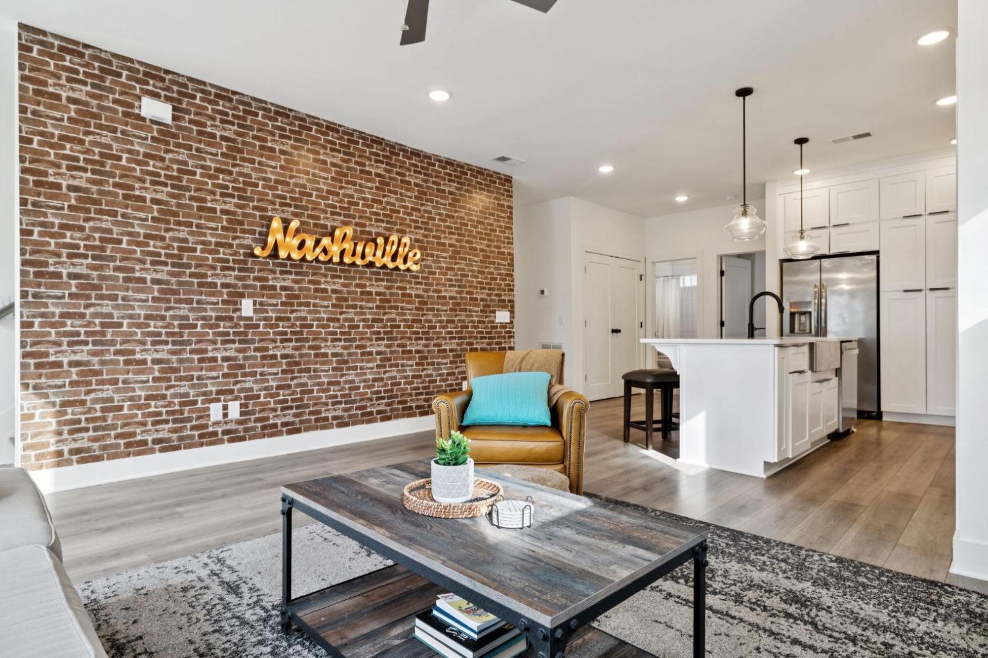 New Nash Modern Luxurious Space W Rooftop Views