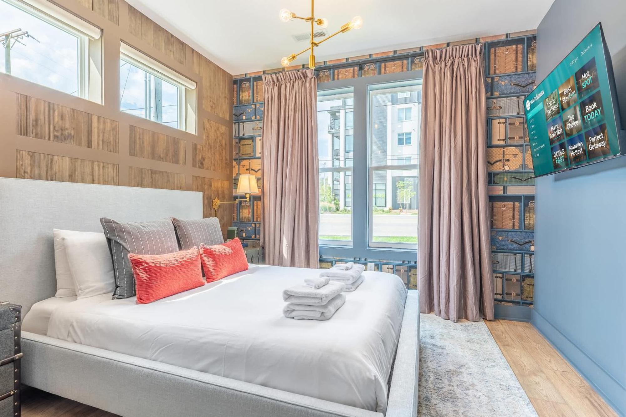 8br Rooftops With Hot Tub Fire Pit Skyline Views