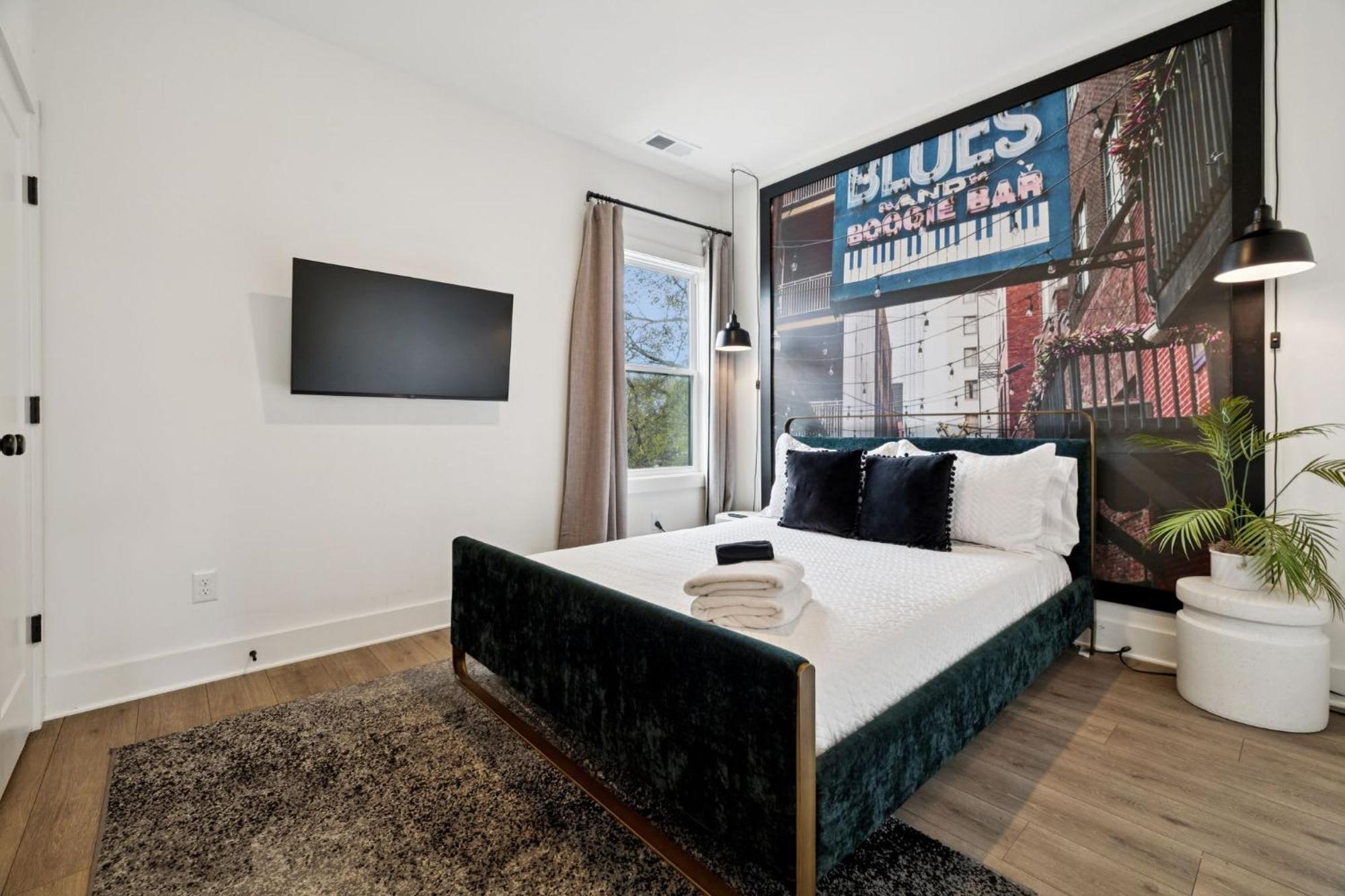 New Nash Modern Luxurious Space W Rooftop Views Nashville