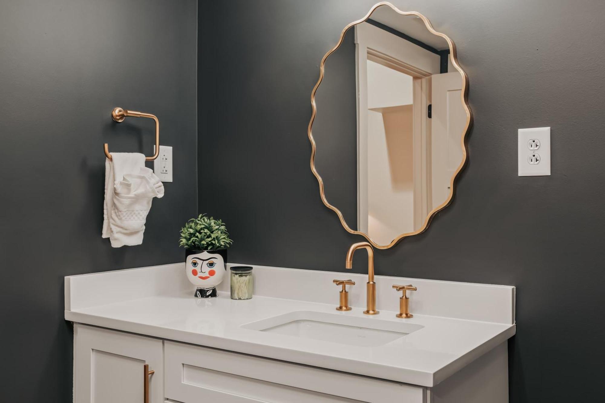 Starr Piano - Roxie And Carraway - 8 Bedrooms