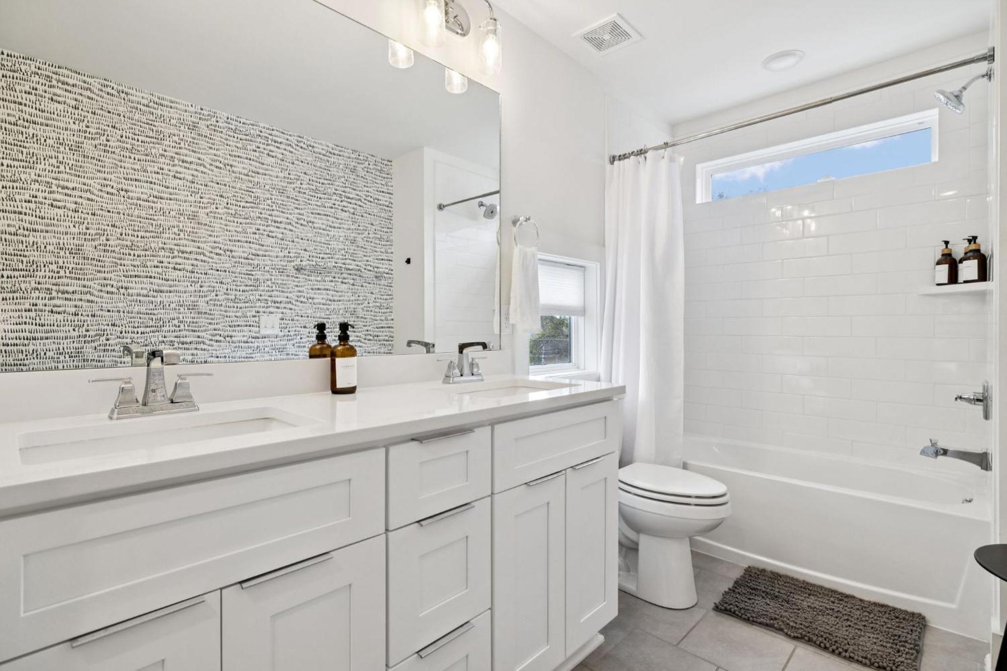 New Nash Modern Luxurious Space W Rooftop Views *