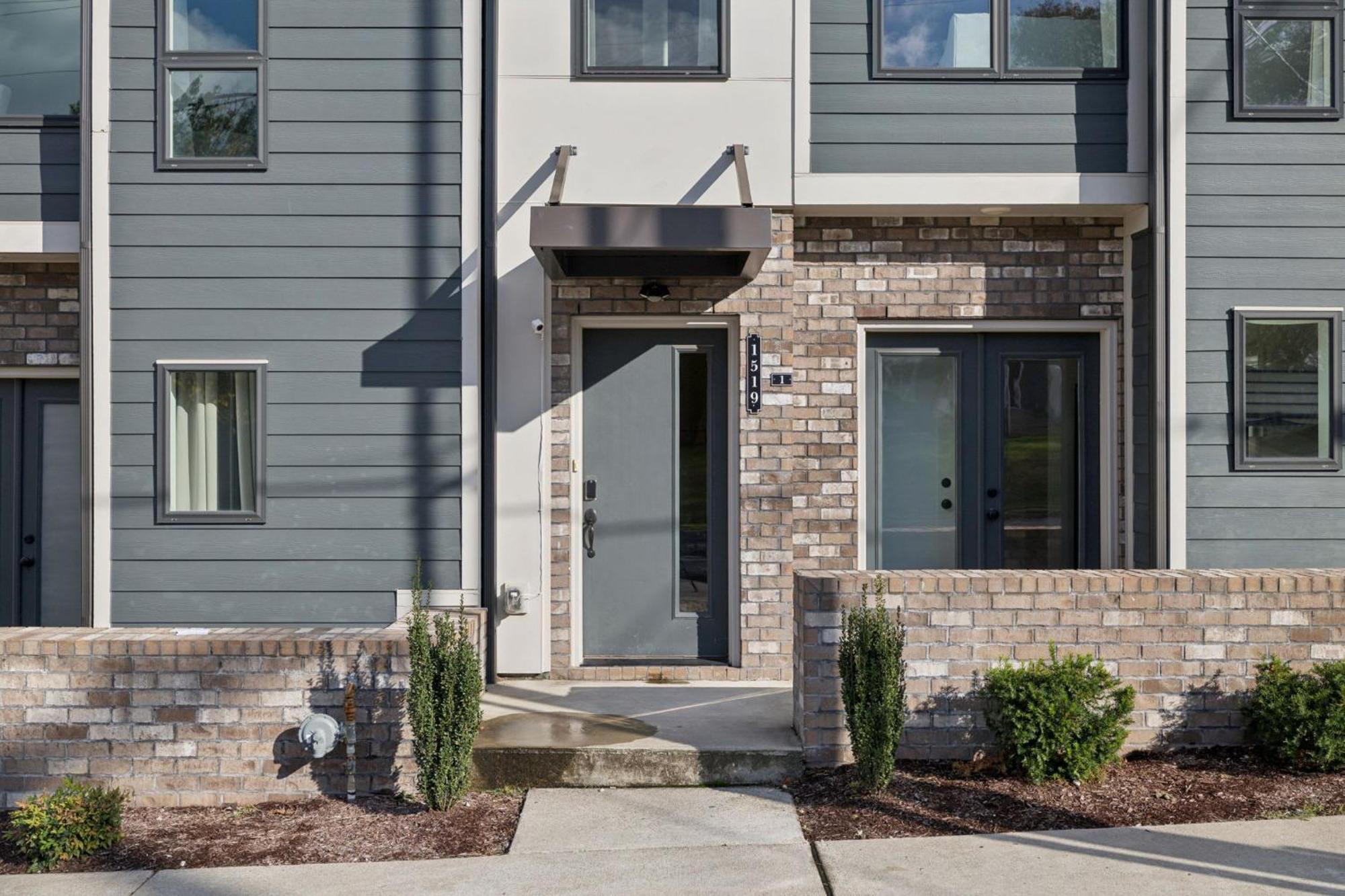 New Nash Modern Luxurious Space W Rooftop Views