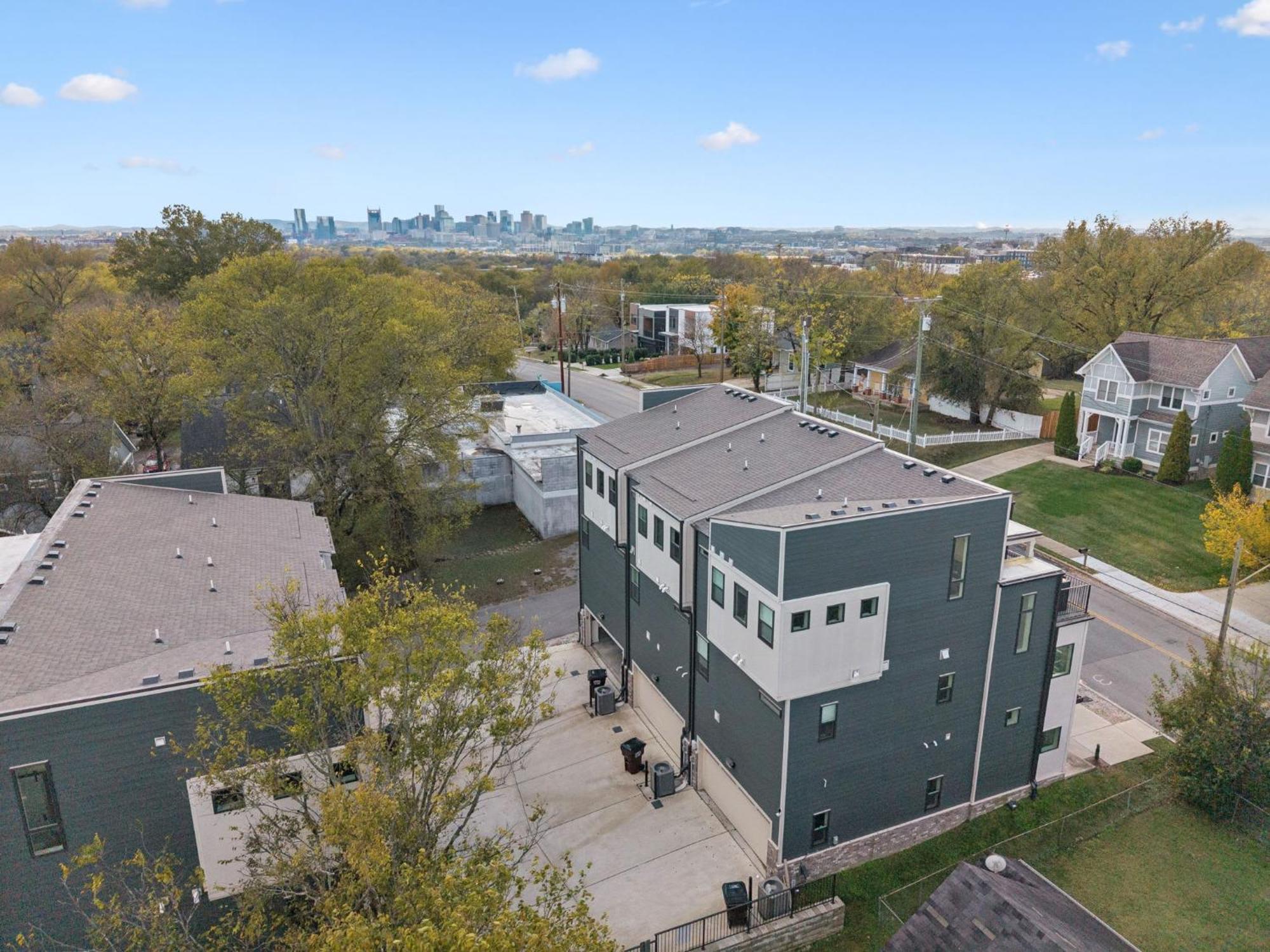 Holiday home New Nash Modern Luxurious Space W Rooftop Views *