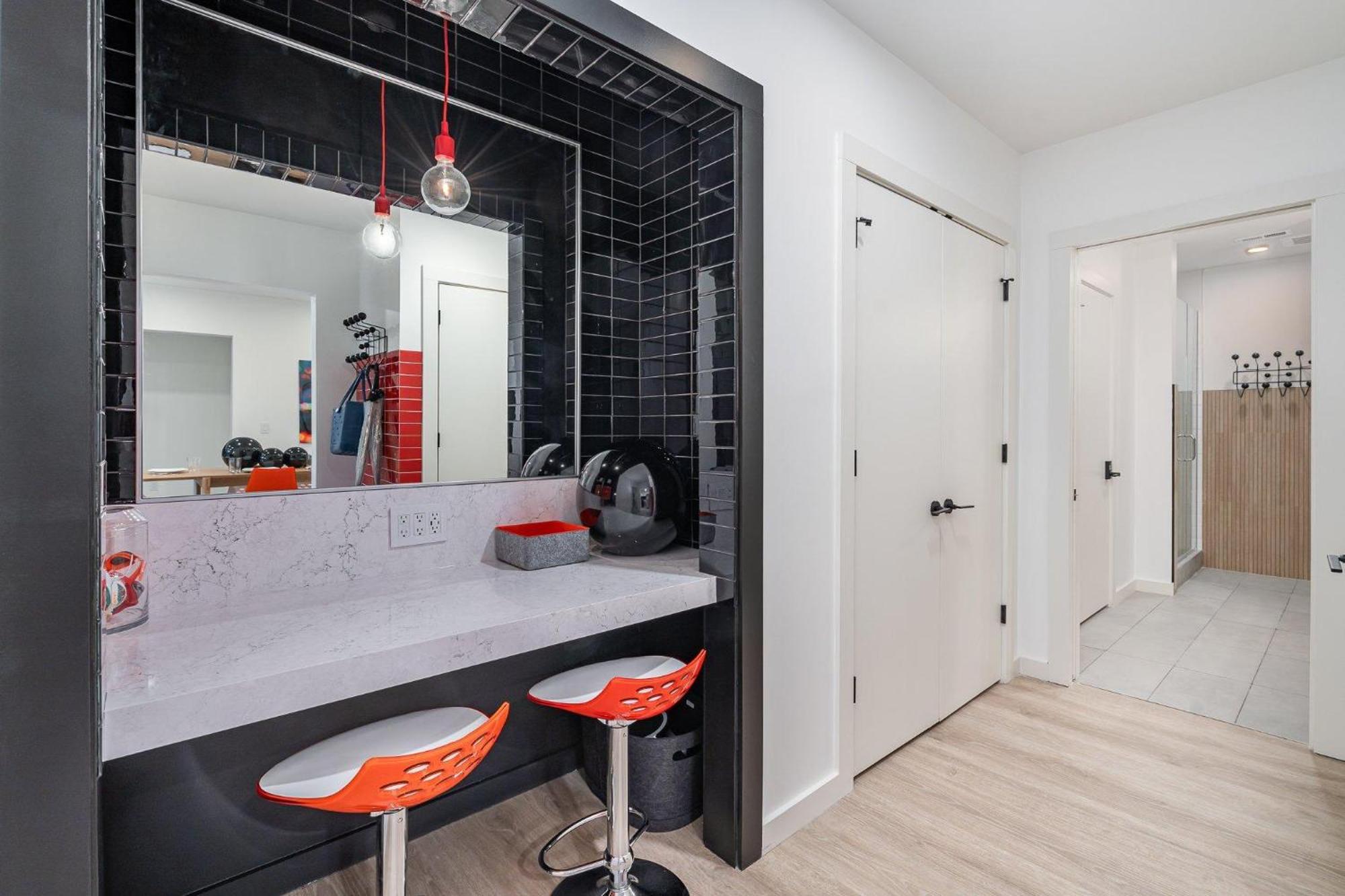 Holiday home Hyve-retro Modern-full Gym-walk To Broadway