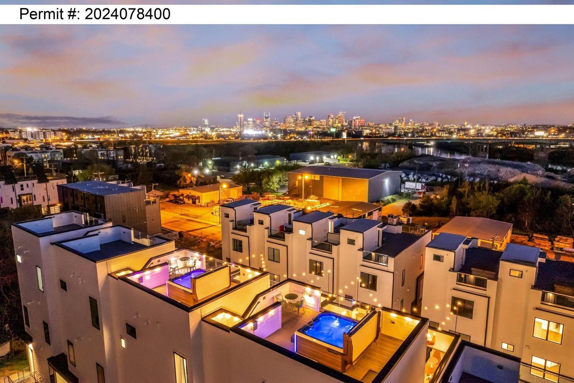 Rooftop Hot Tub Views Pac-man Pool Table *