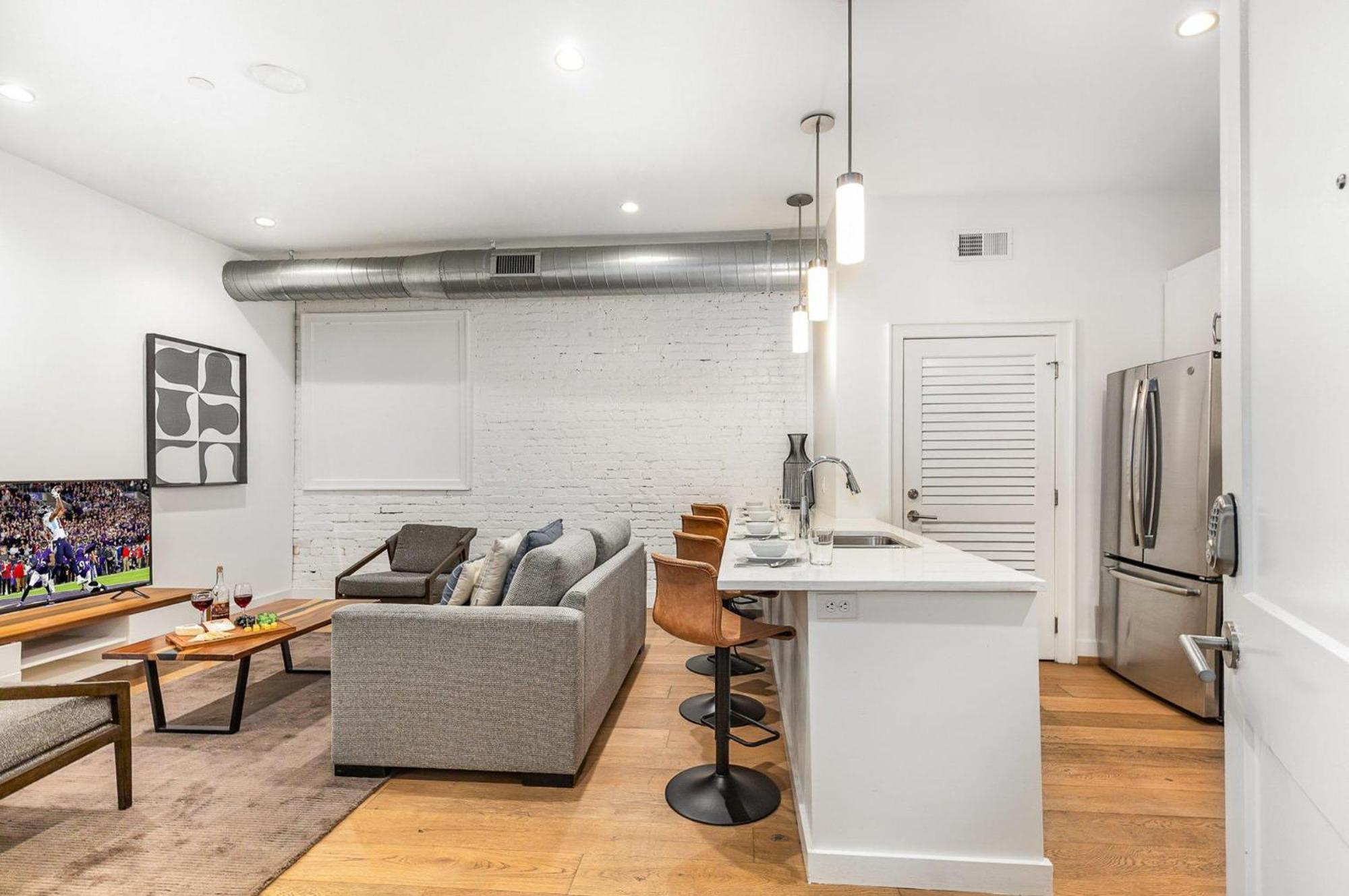 The Saddlery-frequency-2 Units-walk 2 Broadway Holiday home *