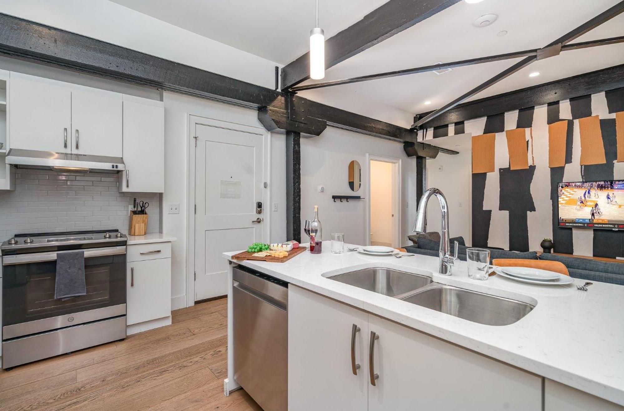 The Saddlery - Mic Drop - Walk To Broadway *