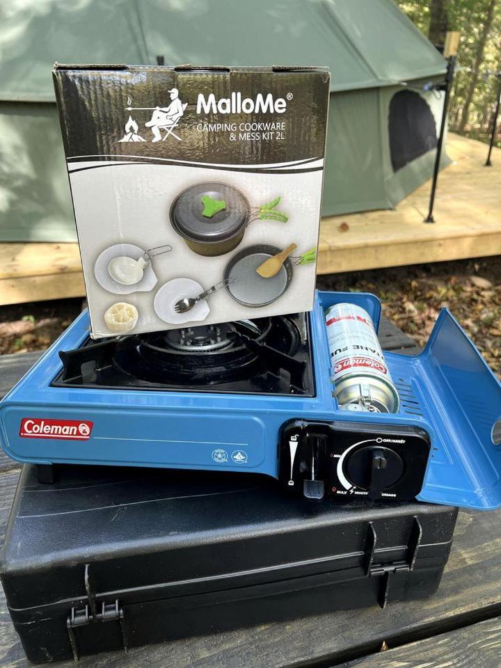 Spacious Equipped Bell Tent With Deck, Fire Pit And Picnic Space In Tennessee Holiday home